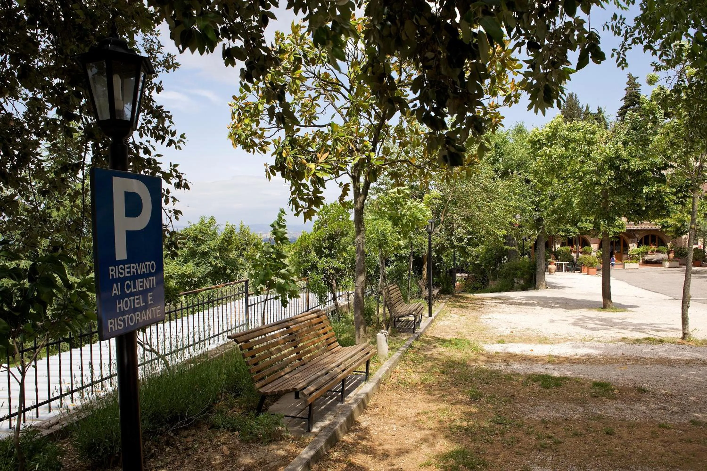 Parking in Hotel Da Angelo