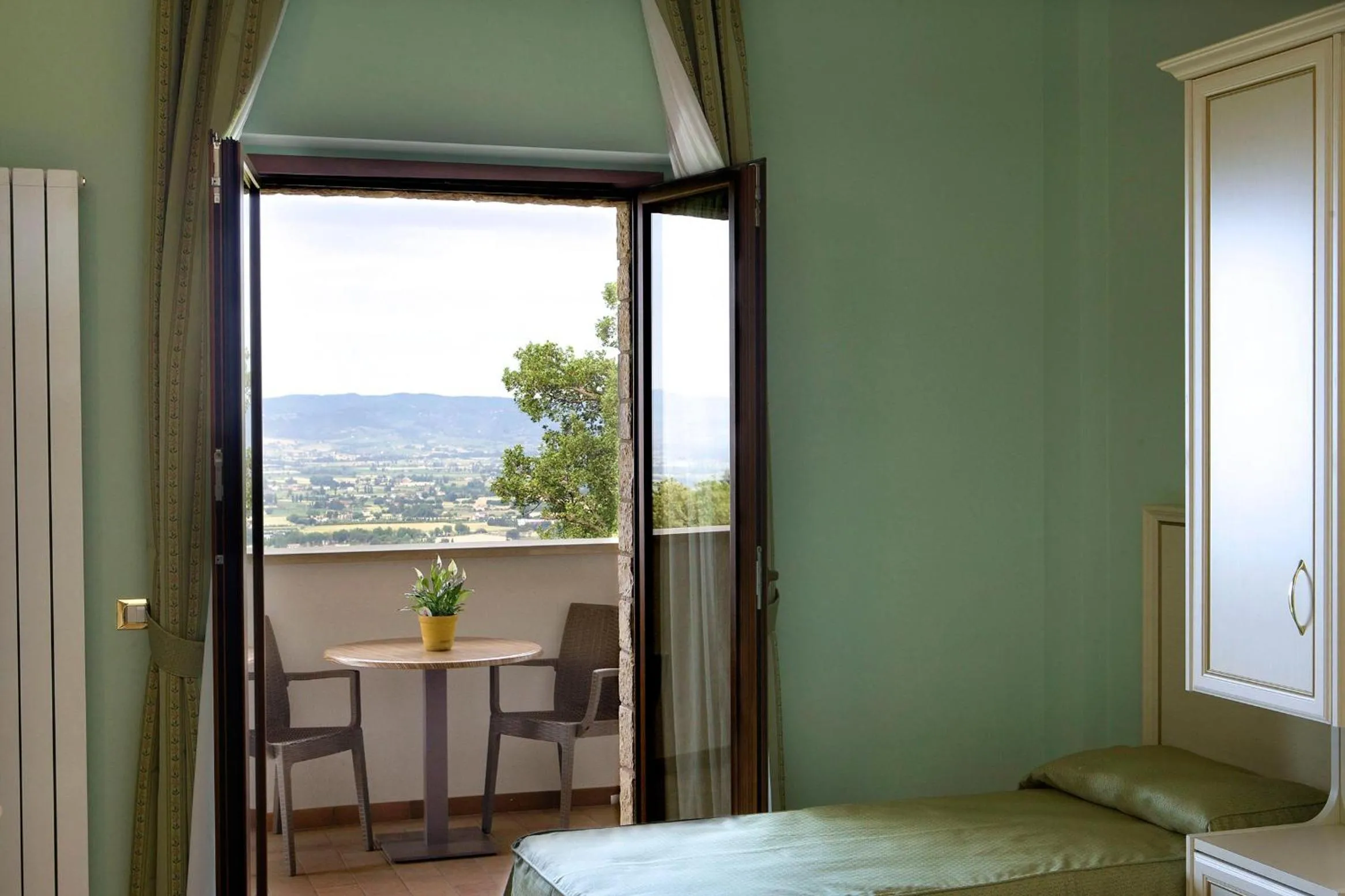Balcony/Terrace, Bed in Hotel Da Angelo