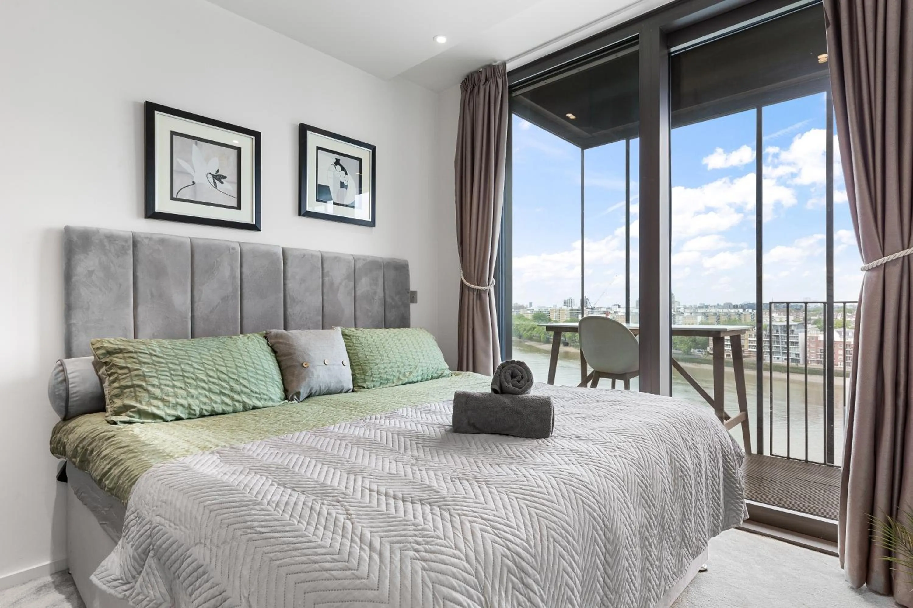 Bed in River Panorama Central London 2 bedroom New Development