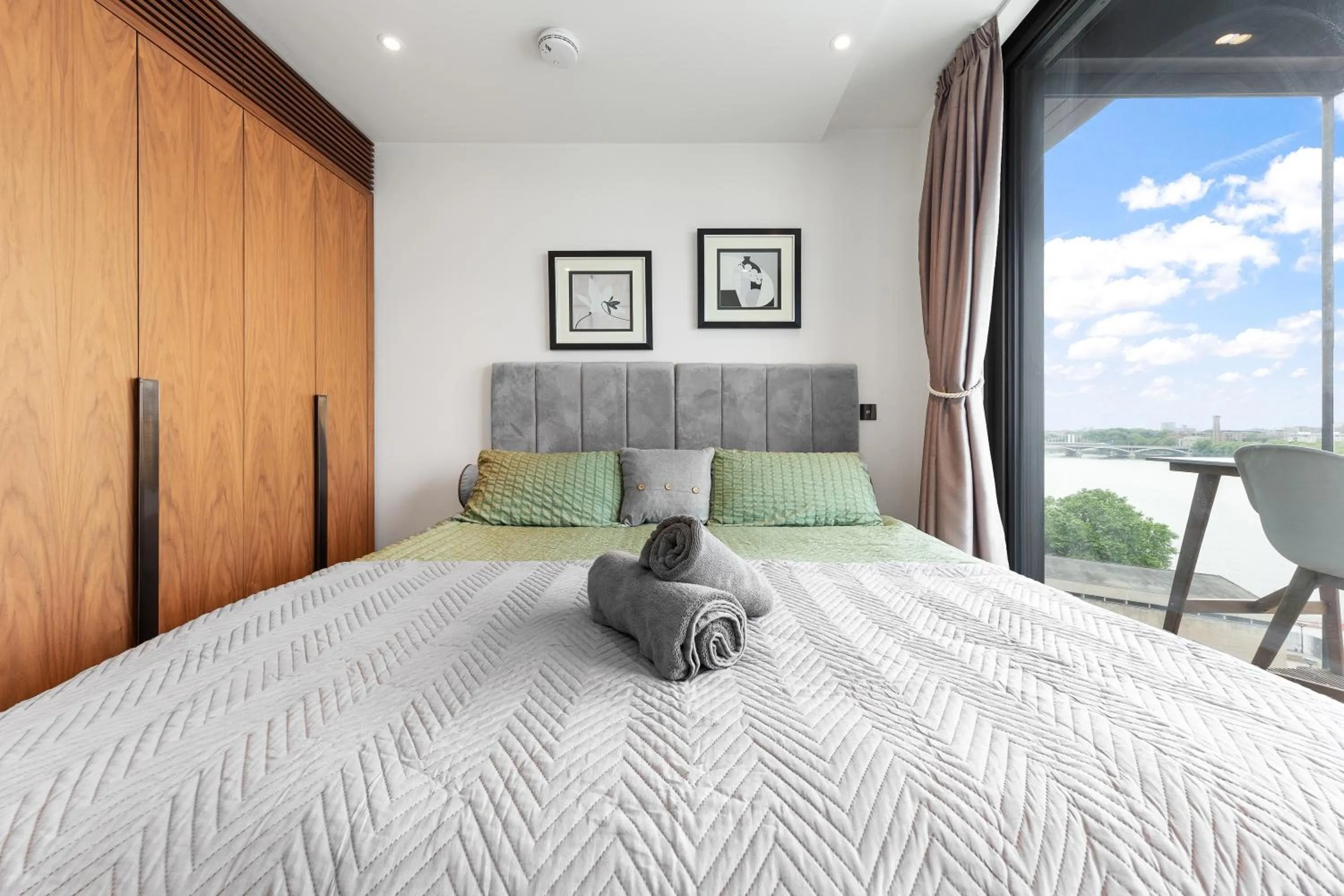 Bed in River Panorama Central London 2 bedroom New Development