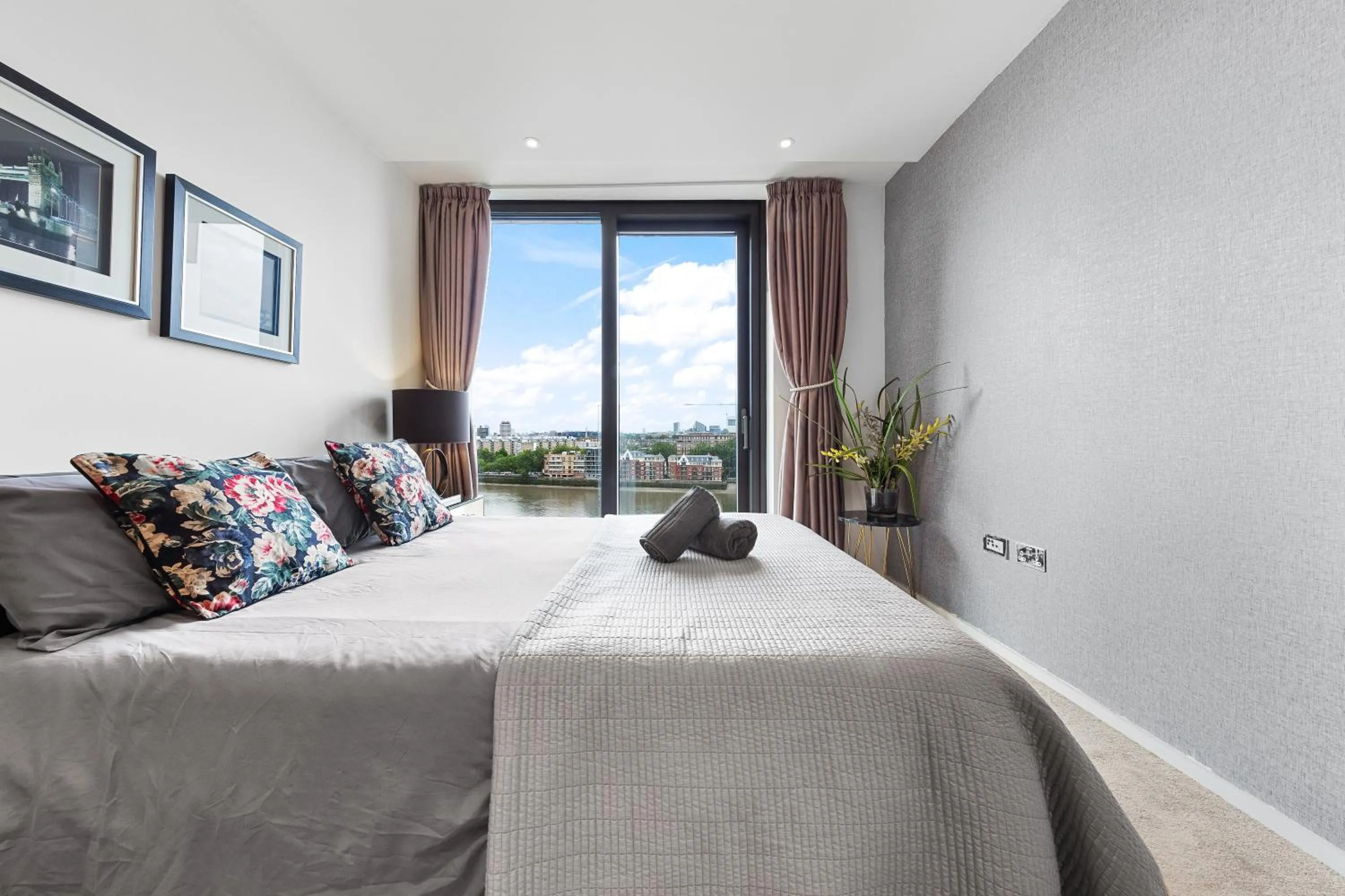 Bed in River Panorama Central London 2 bedroom New Development