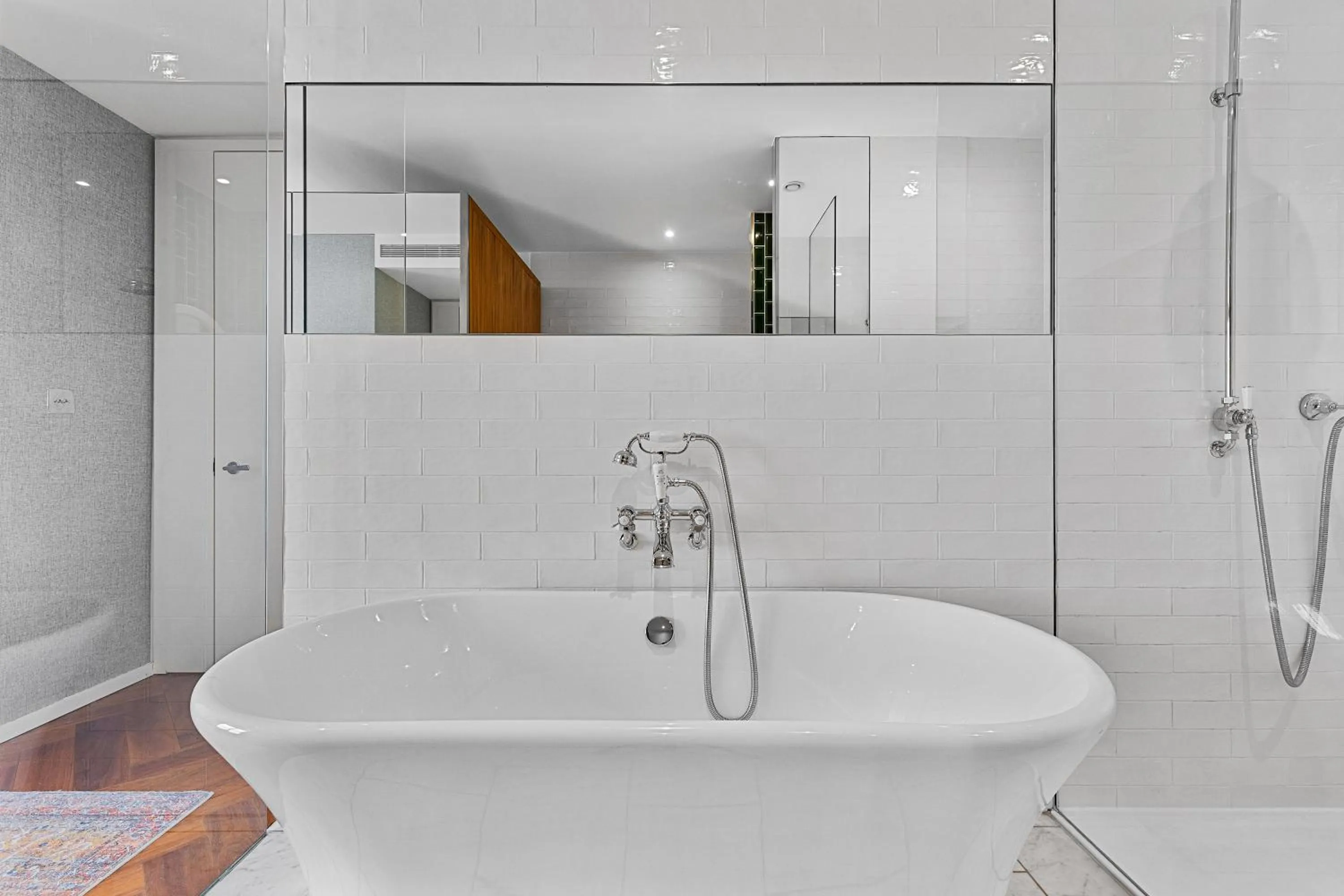 Shower in River Panorama Central London 2 bedroom New Development