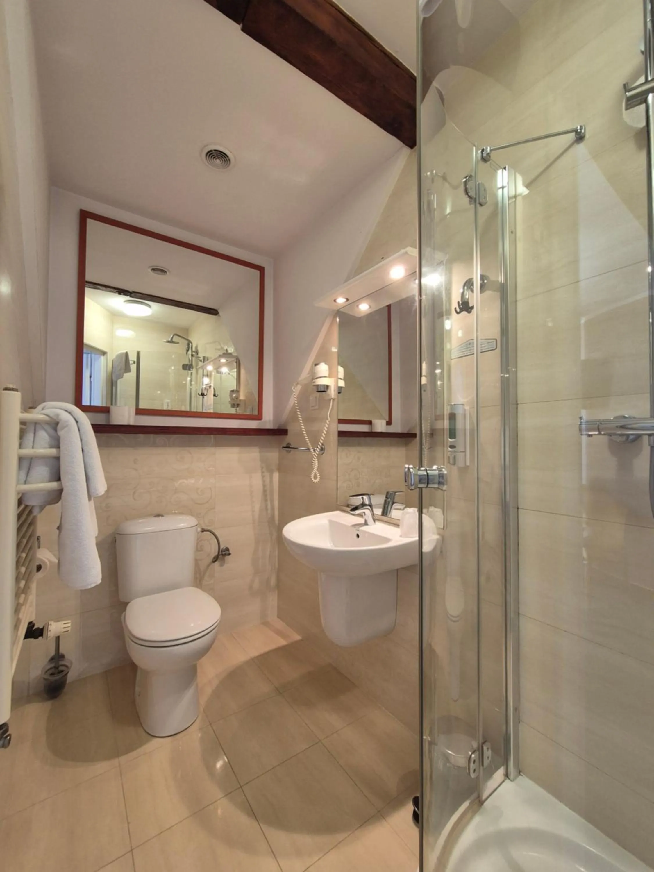 Shower in Meduza Hotel & Spa