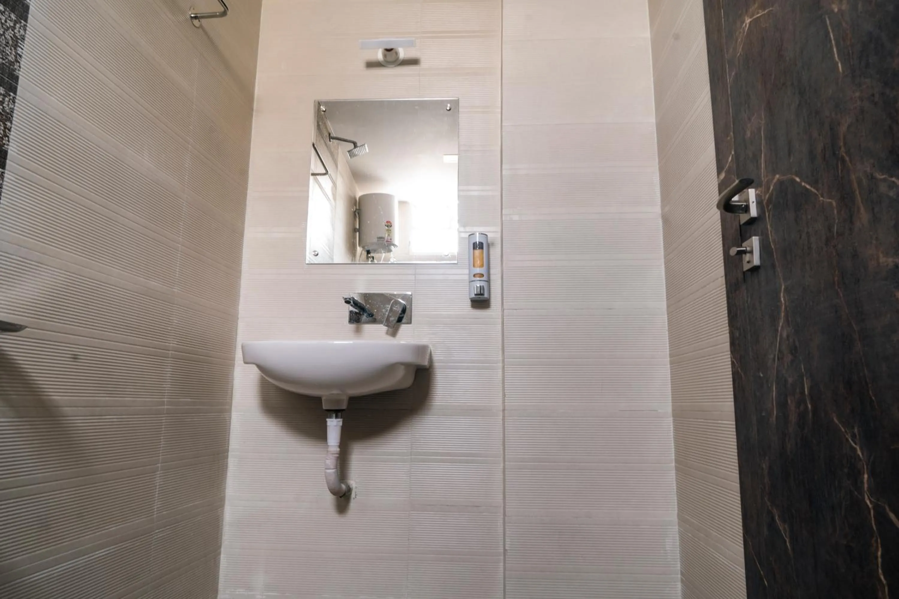 Bathroom in Hotel Sohrai Inn