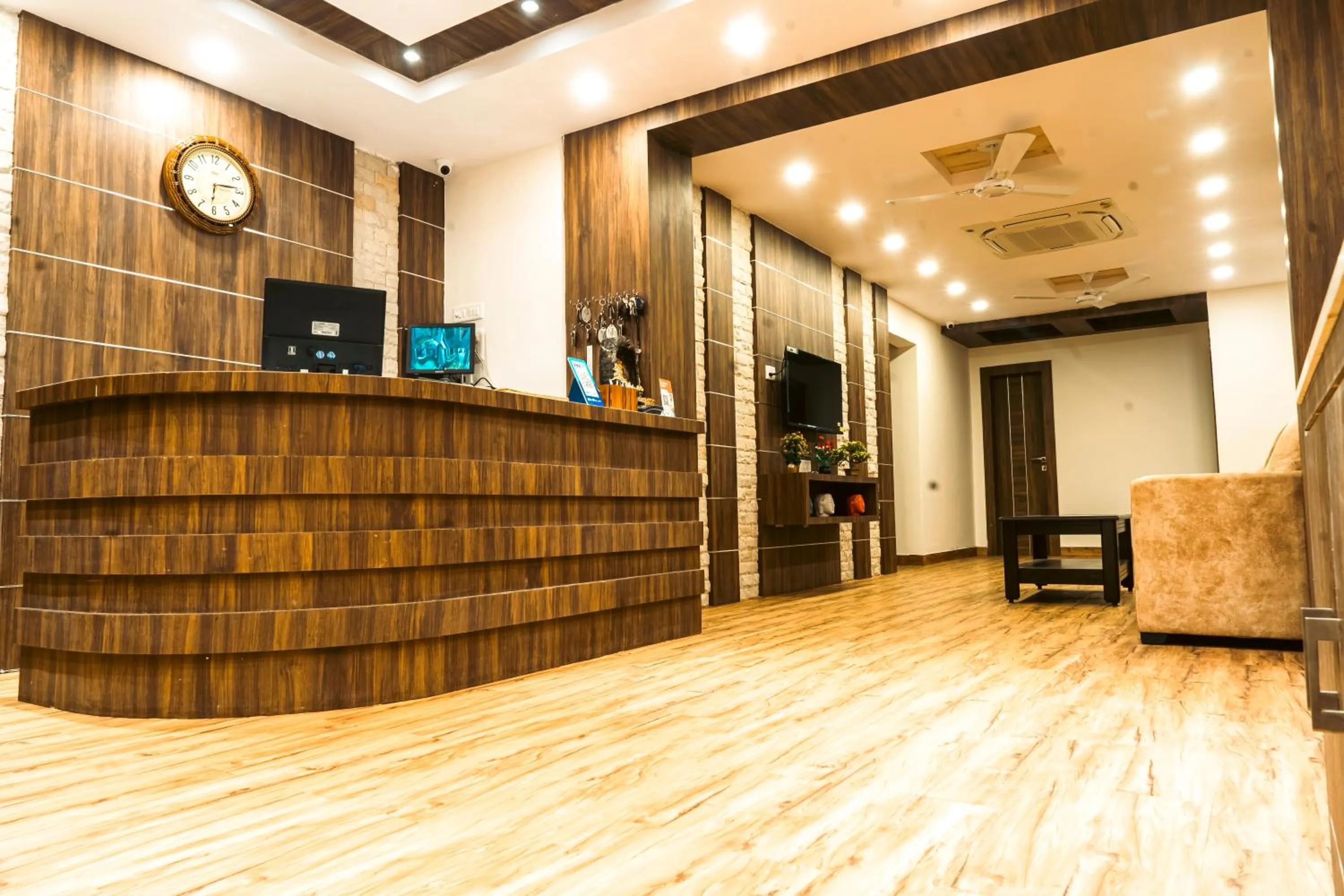 Breakfast in Hotel Sohrai Inn