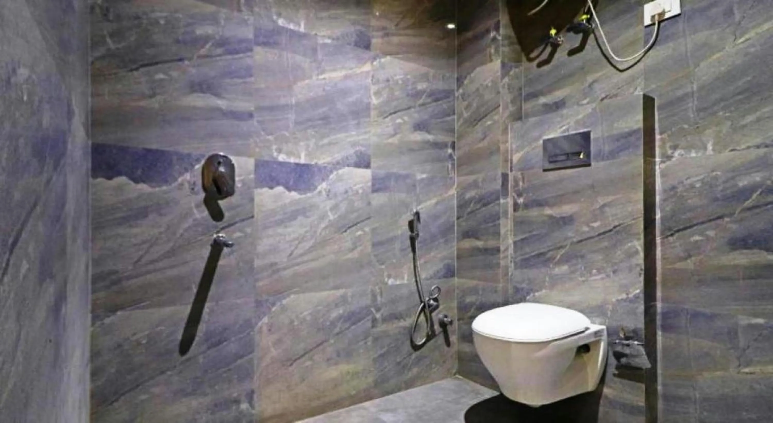 Bathroom in Hotel Sohrai Inn