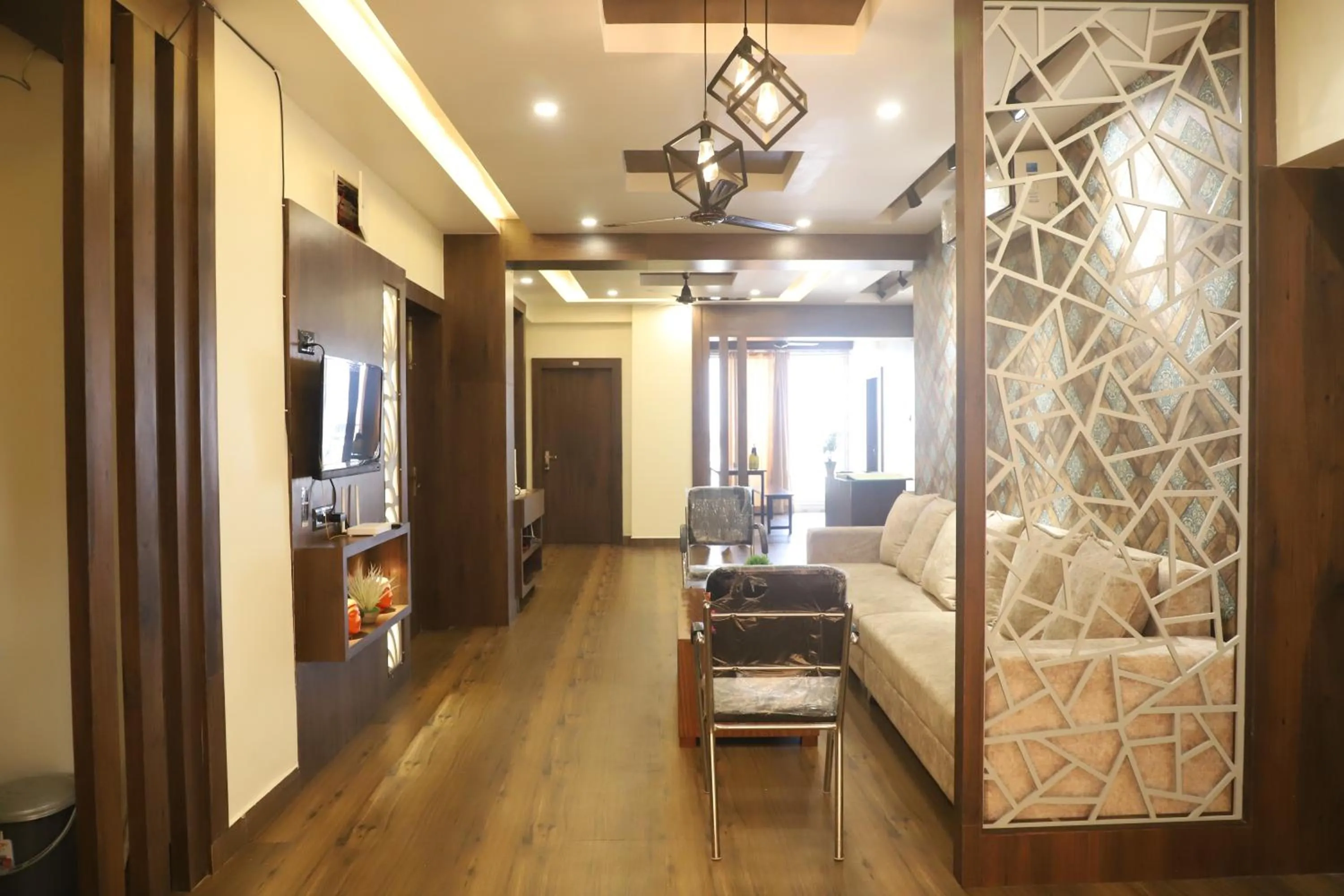 TV and multimedia in Hotel Sohrai Inn