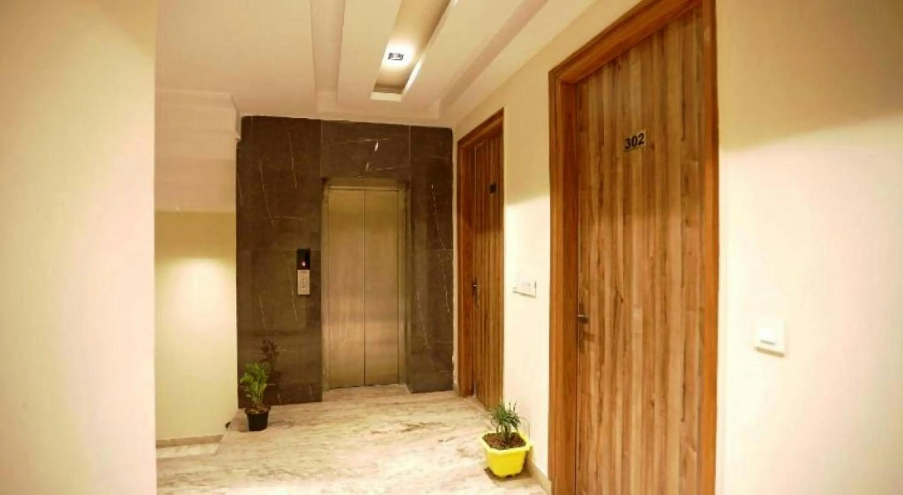 Facade/entrance in Hotel Sohrai Inn