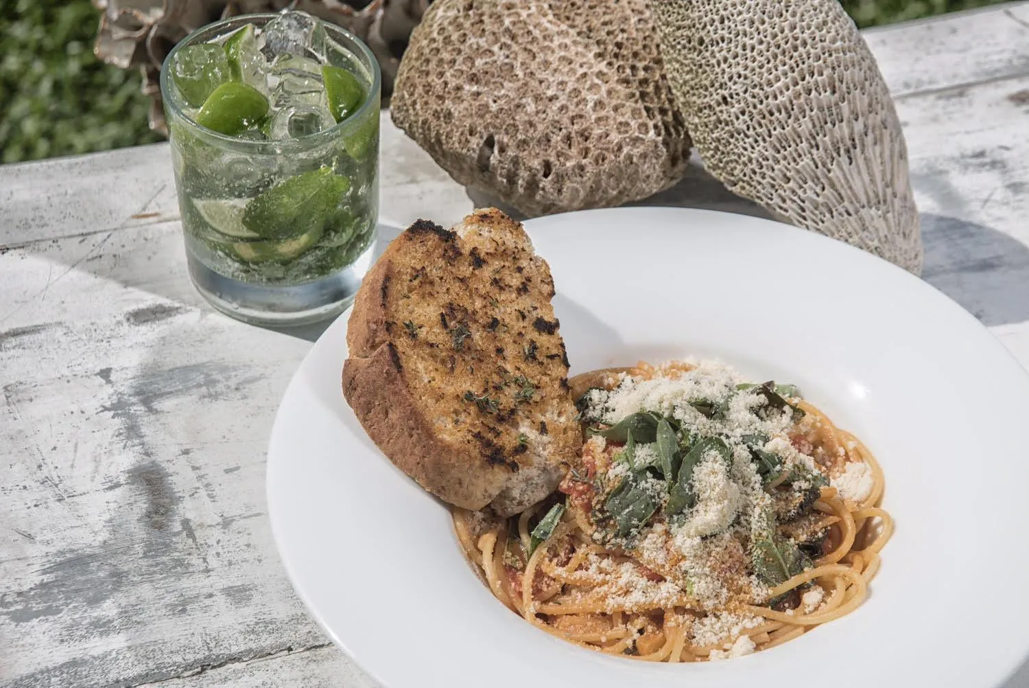 Food and drinks in W15 Escape