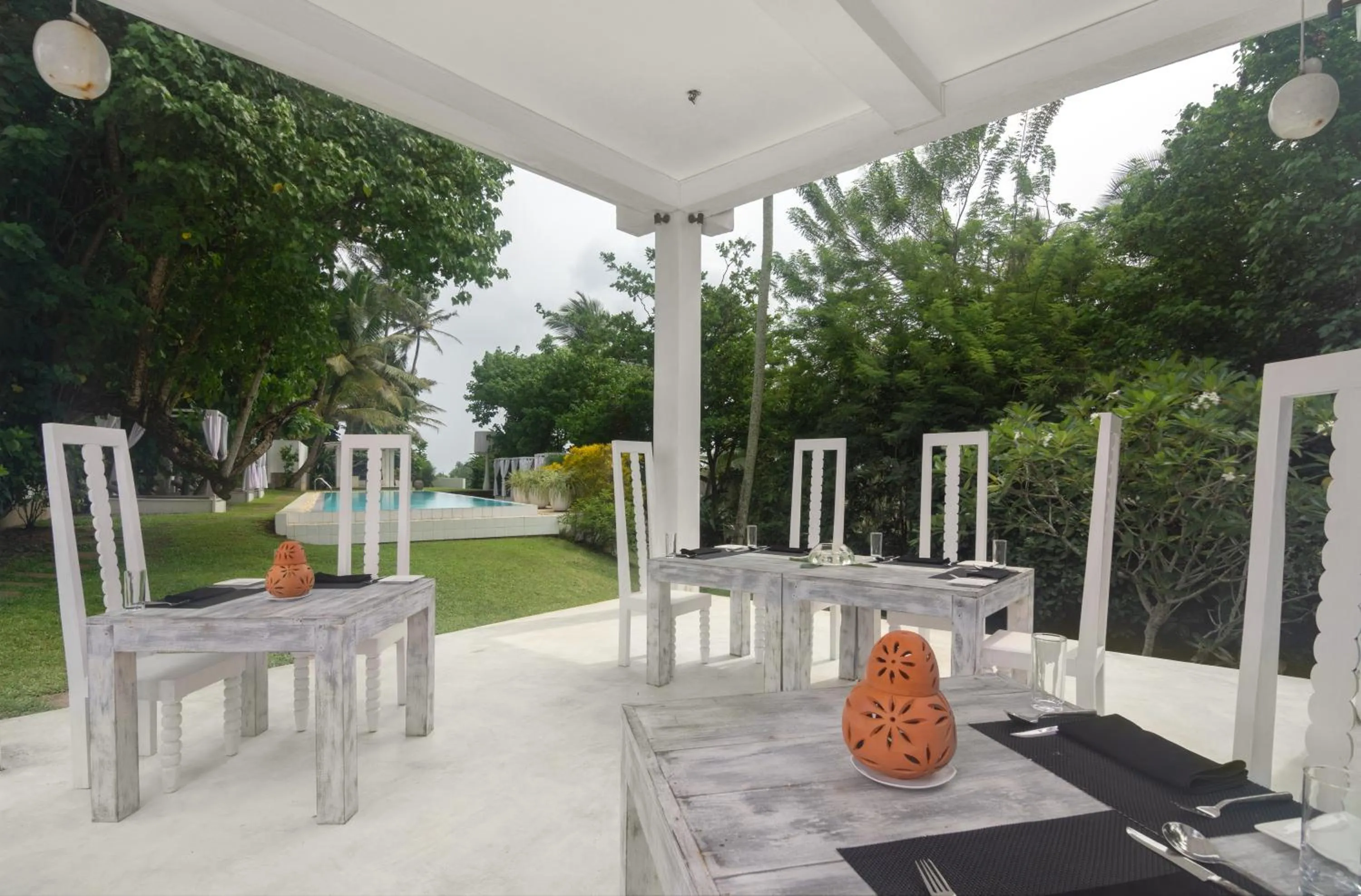 Restaurant/places to eat in W15 Escape