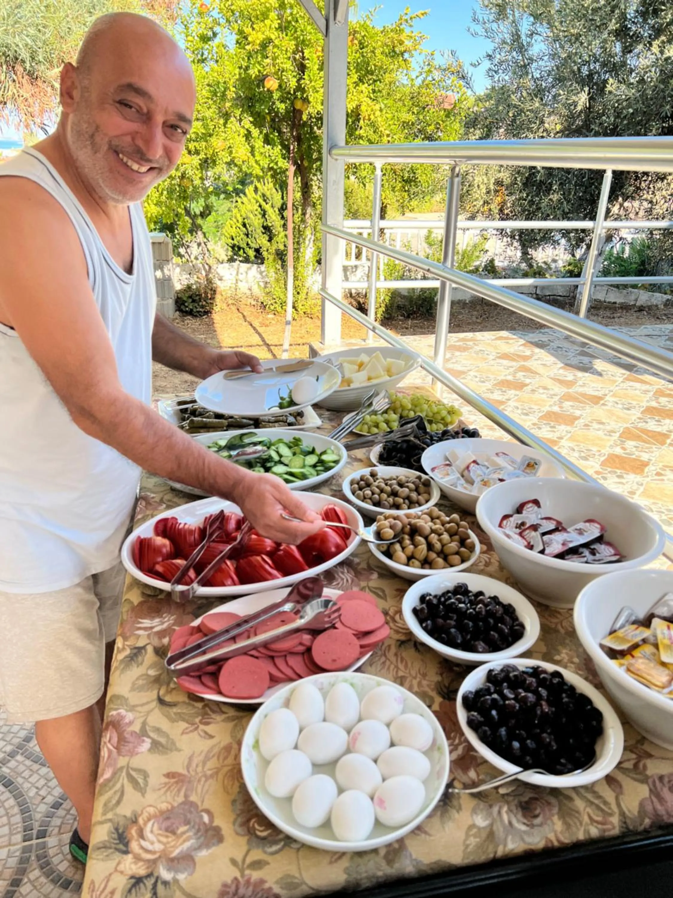 Restaurant/places to eat in Mavi Cennet Camping Caravan