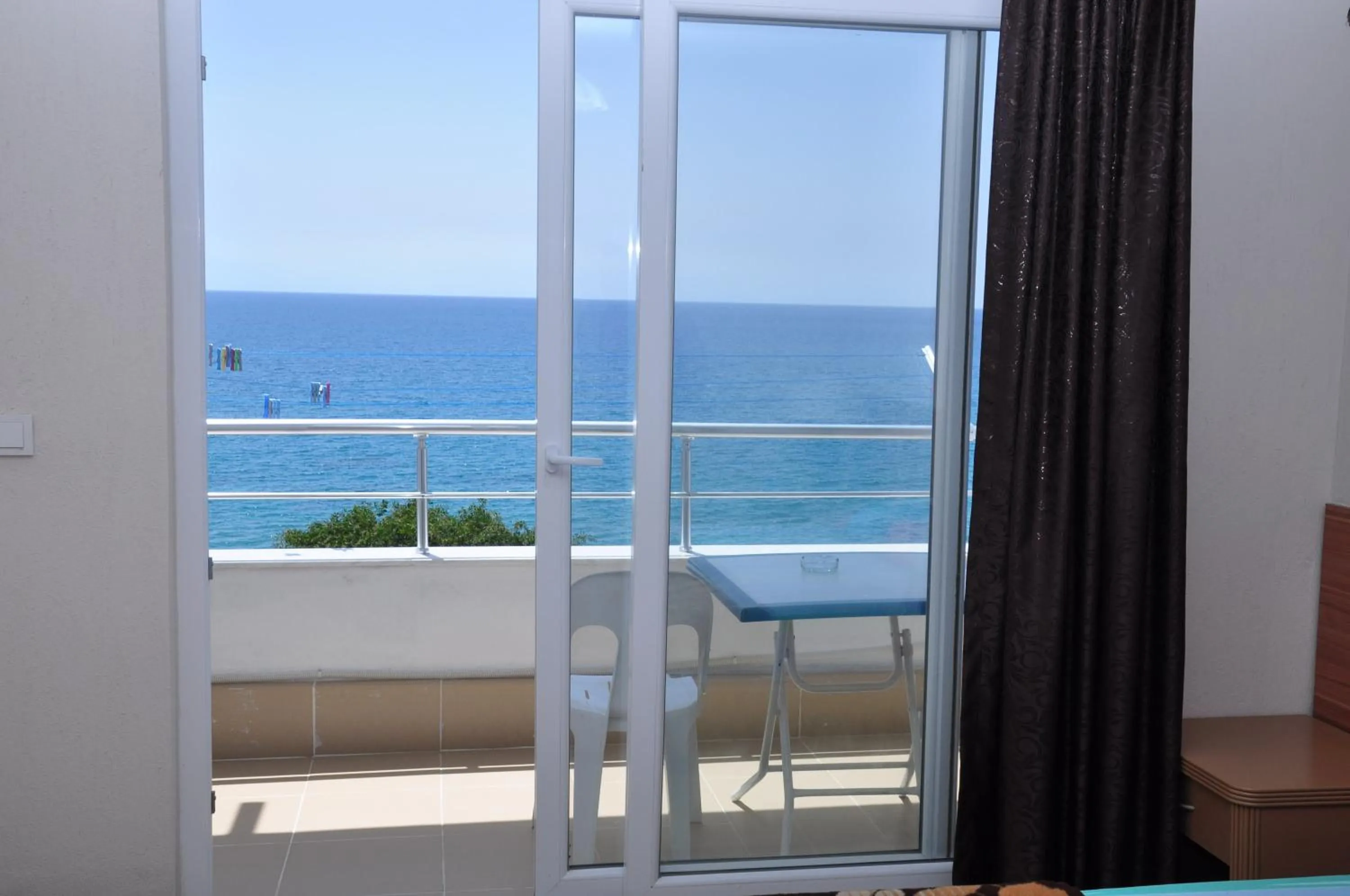 Standard Triple Room with Sea View in Mavi Cennet Camping Caravan