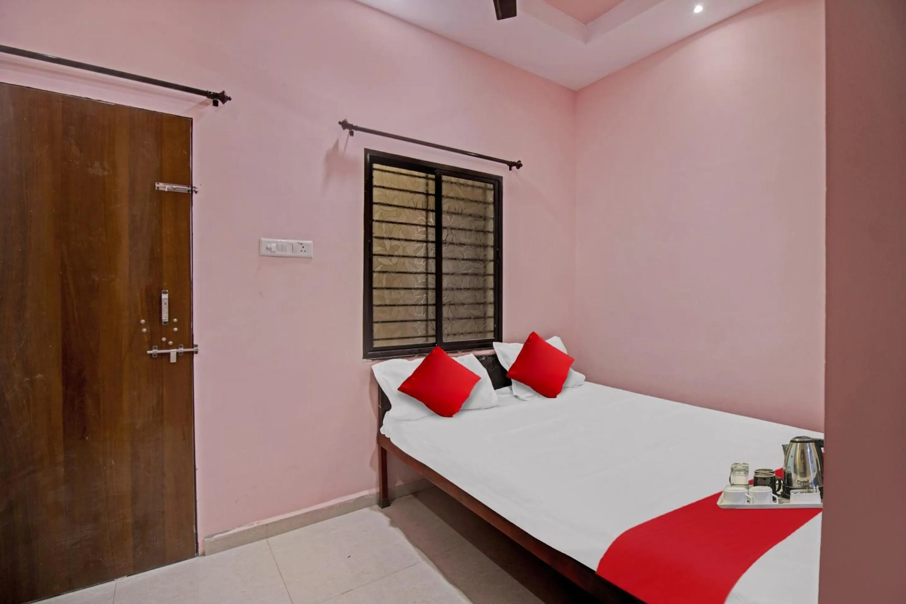 Bedroom, Bed in Hotel O by OYO R K Guest House