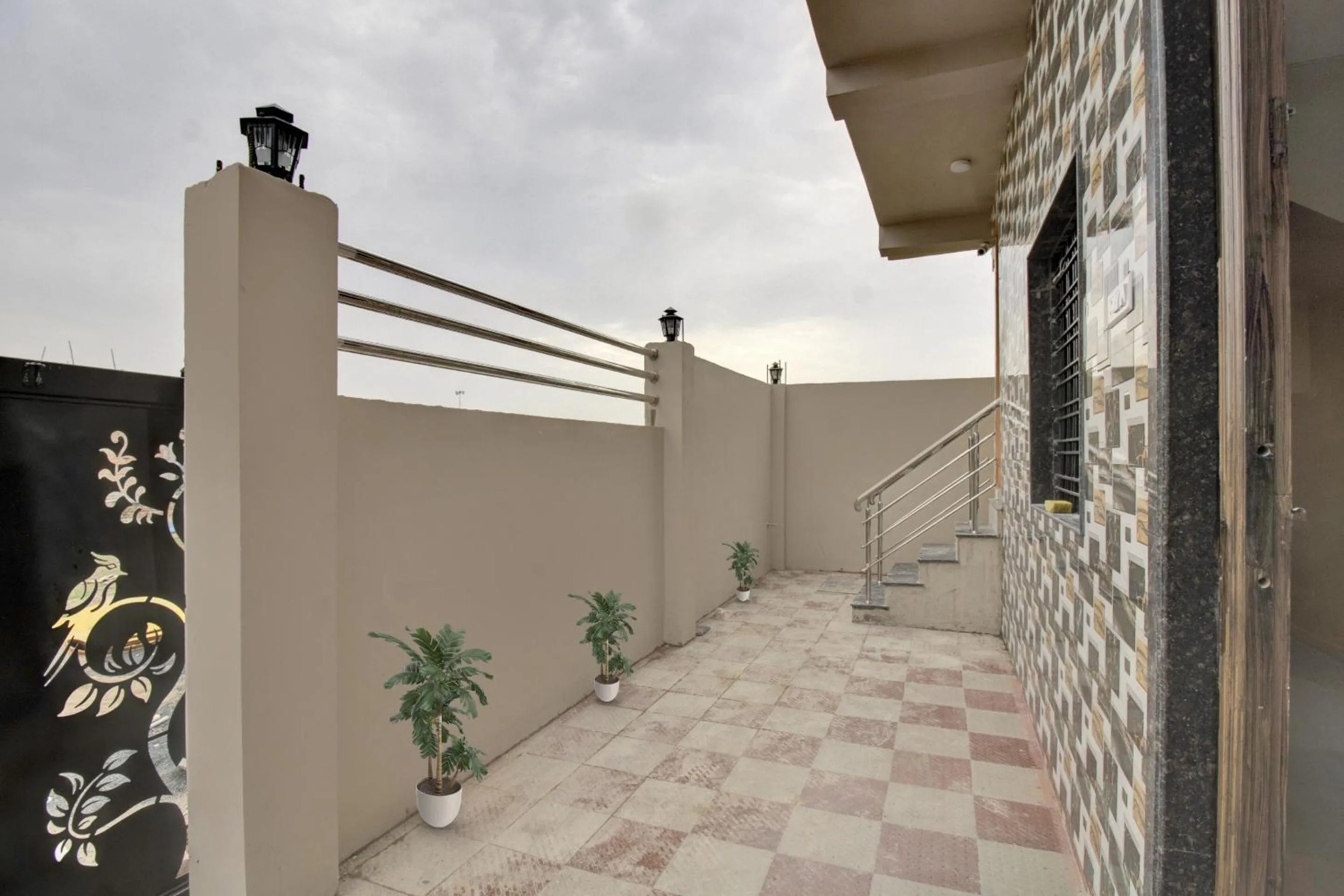 Lobby or reception in Hotel O by OYO R K Guest House