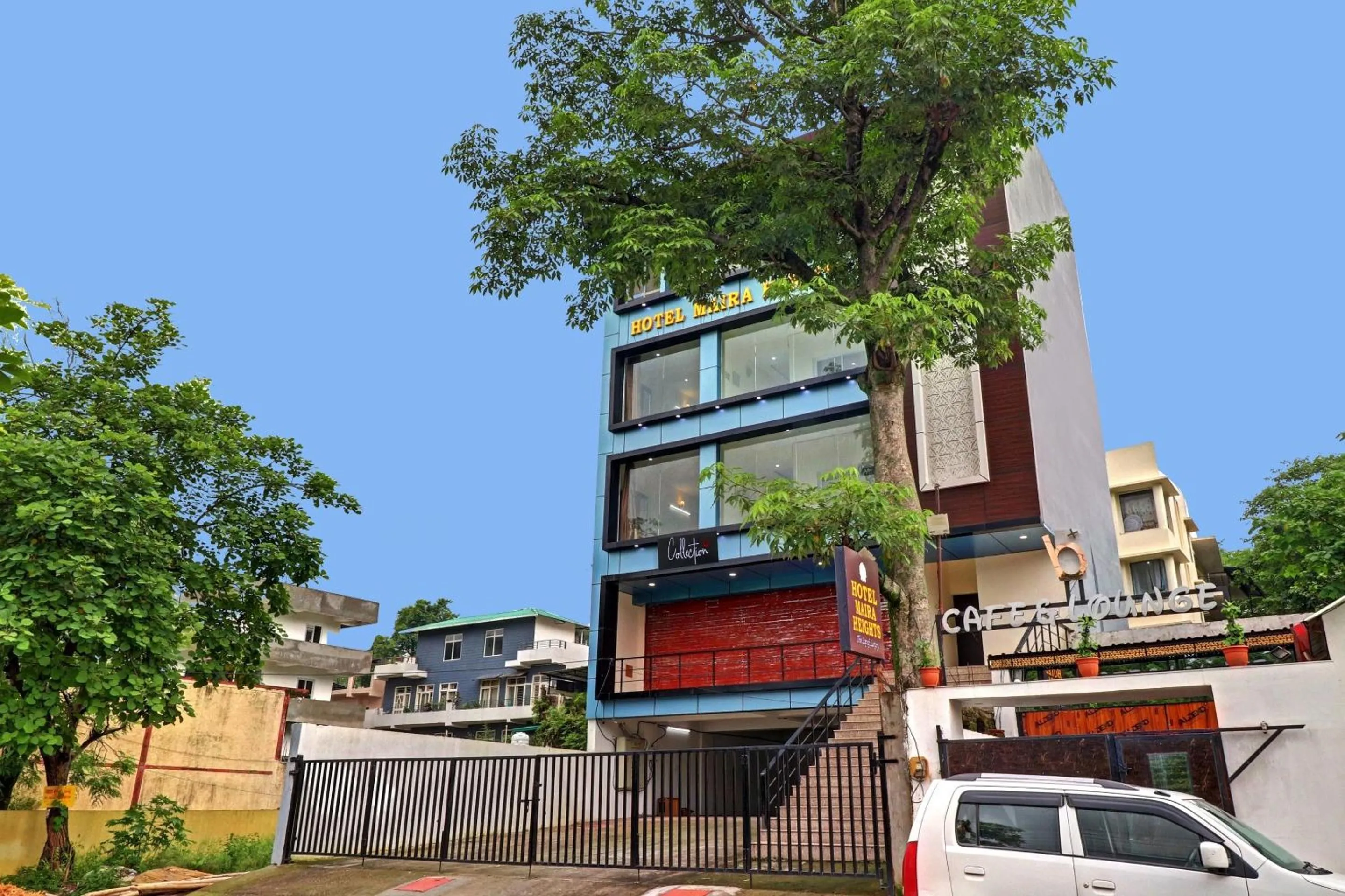Facade/entrance in Hotel O VICTORIA PALACE