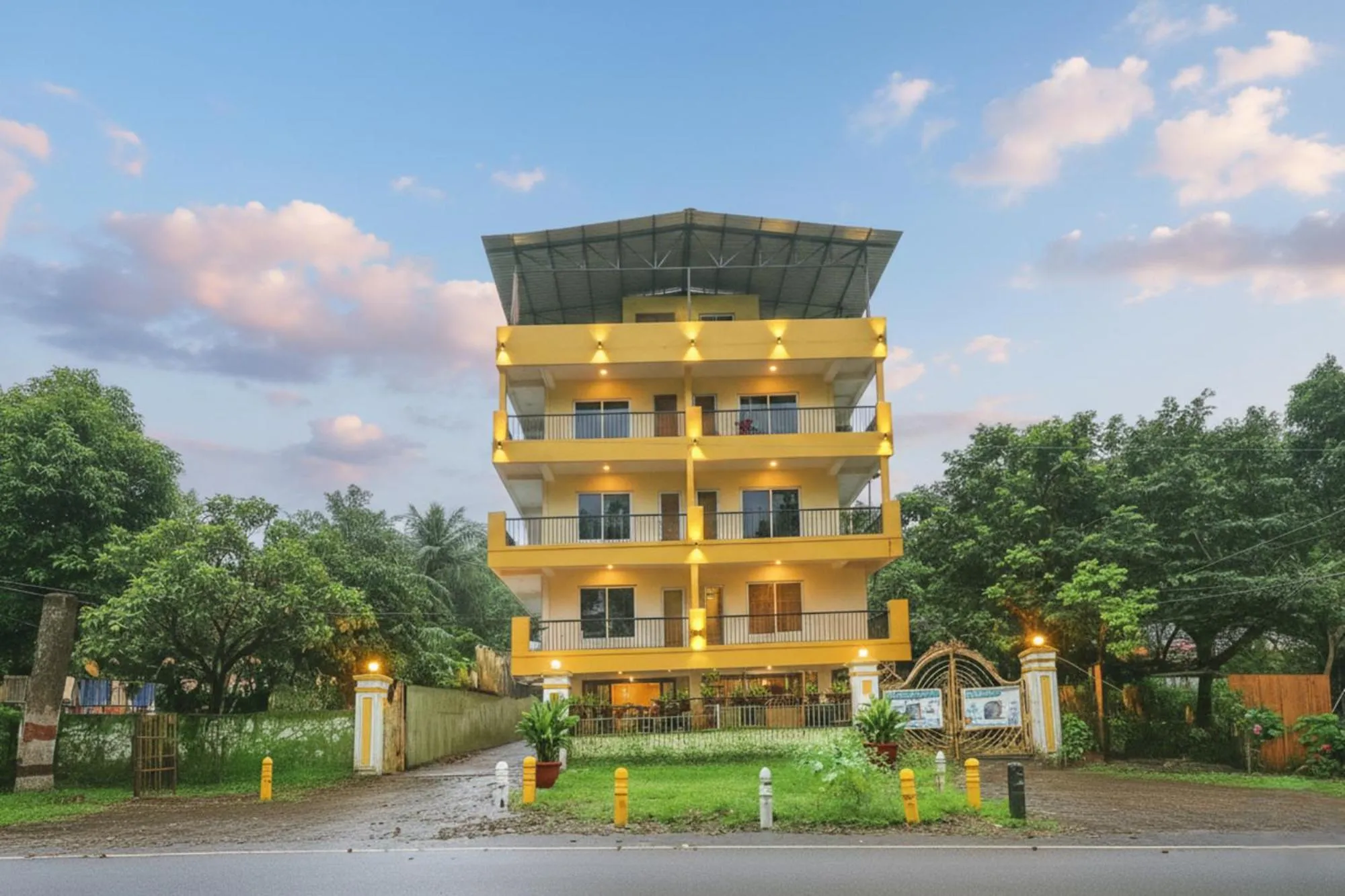 Property building in FabHotel Crestwood Inn