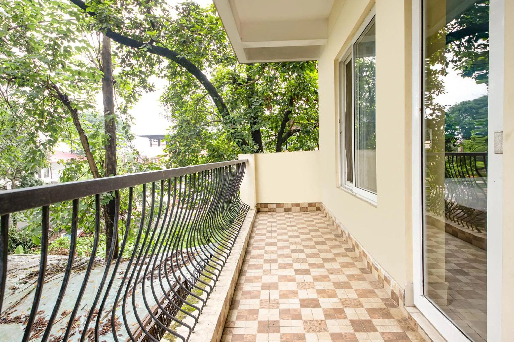 Balcony/Terrace in FabHotel Crestwood Inn