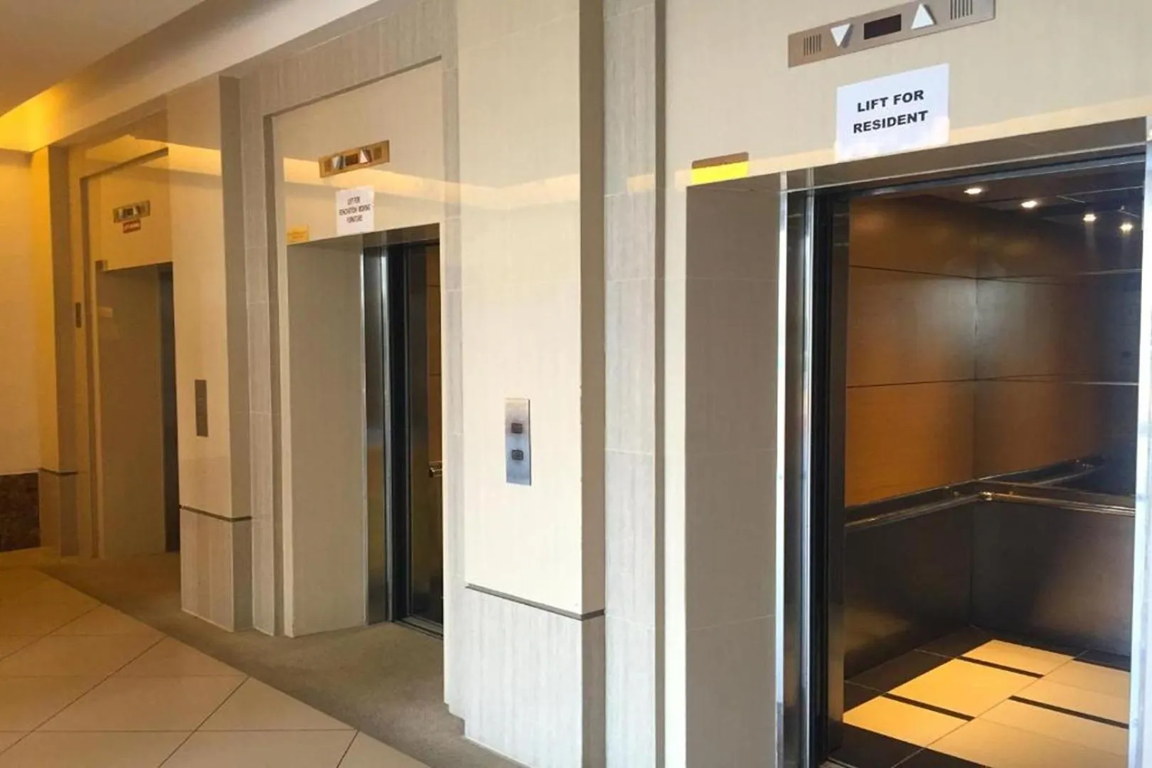 elevator in 118 Robbin's Nest