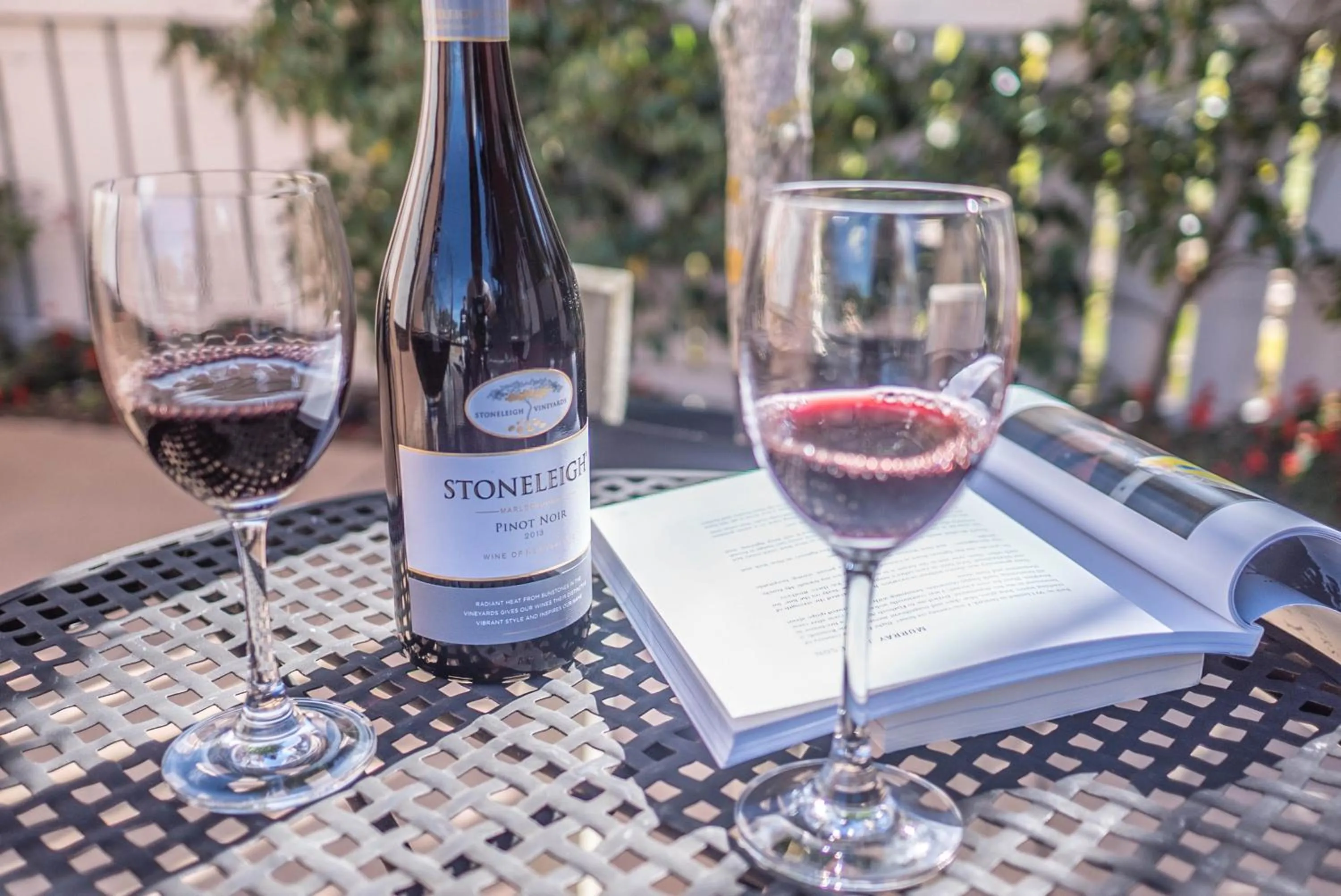 Patio in Kings Of Riccarton Motel- Close to Railway Station and Airport with Shuttle service