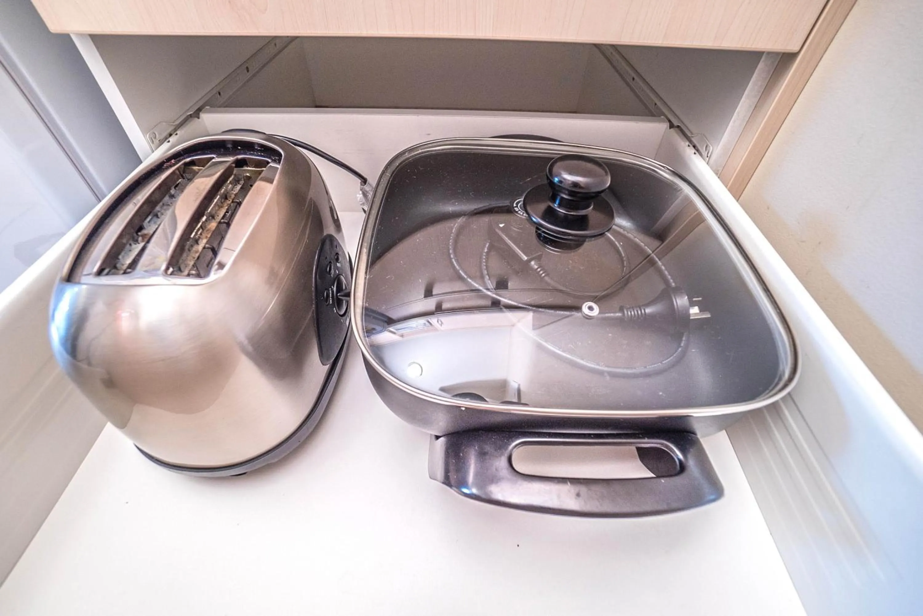 Kitchen or kitchenette in Kings Of Riccarton Motel- Close to Railway Station and Airport with Shuttle service