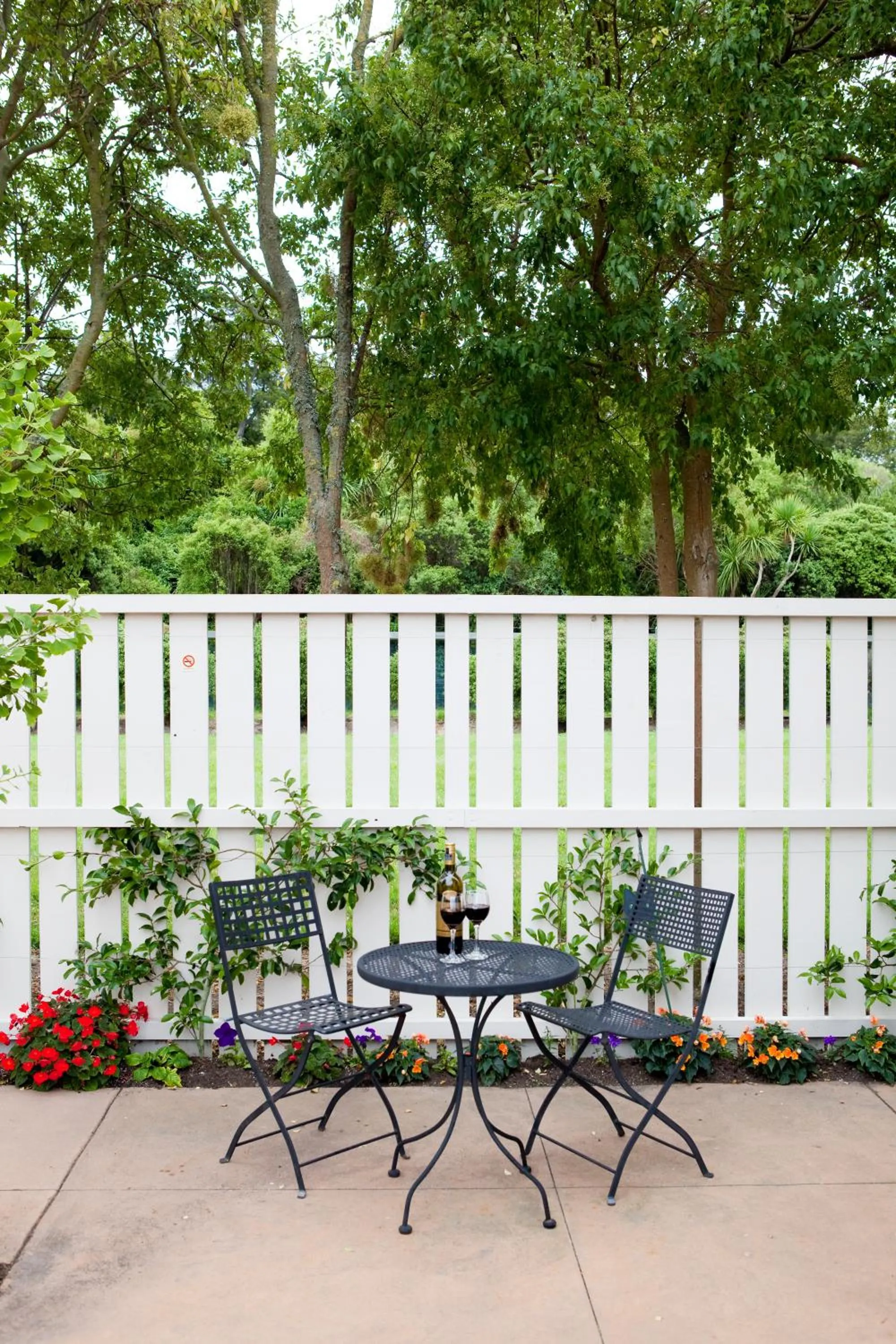 Balcony/Terrace in Kings Of Riccarton Motel- Close to Railway Station and Airport with Shuttle service