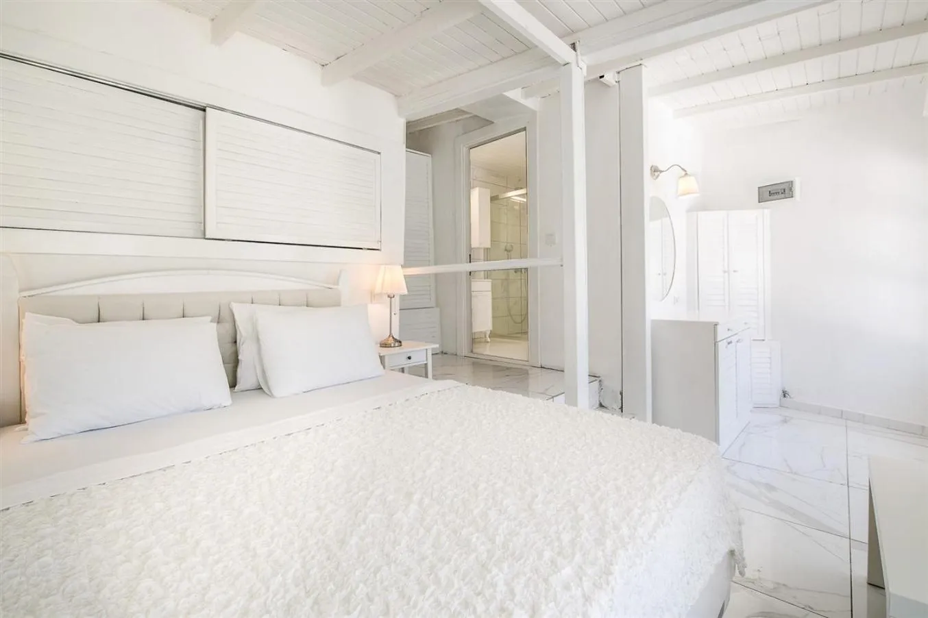 Bed in Club Çapa Hotel