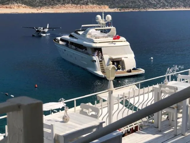 Restaurant/places to eat in Club Çapa Hotel