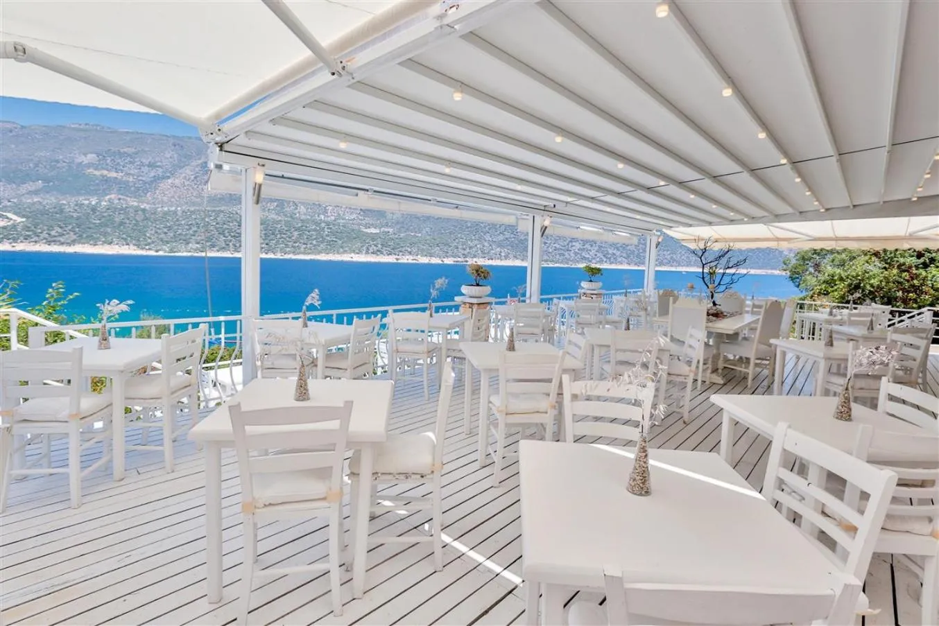 Restaurant/places to eat in Club Çapa Hotel