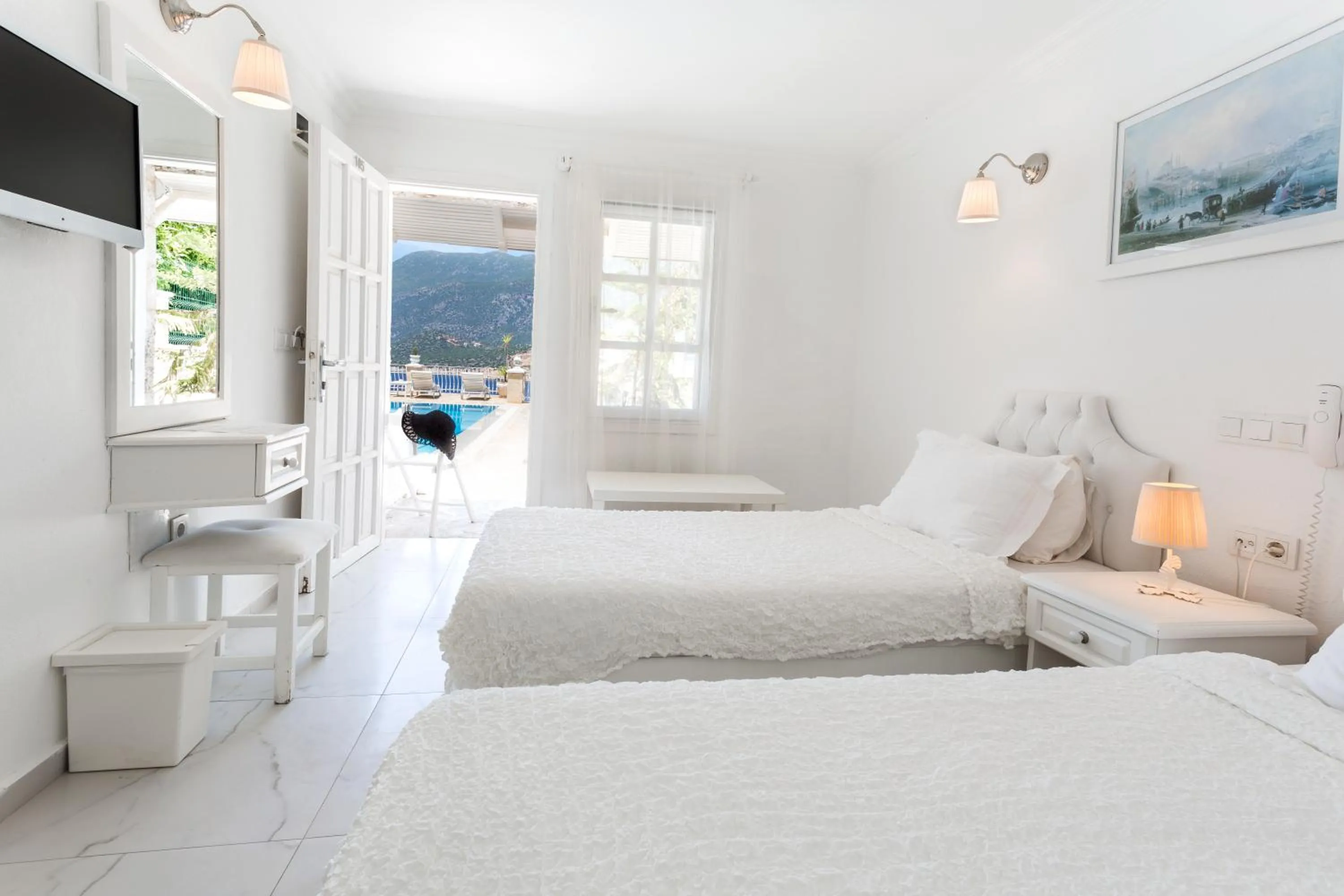 Bed in Club Çapa Hotel