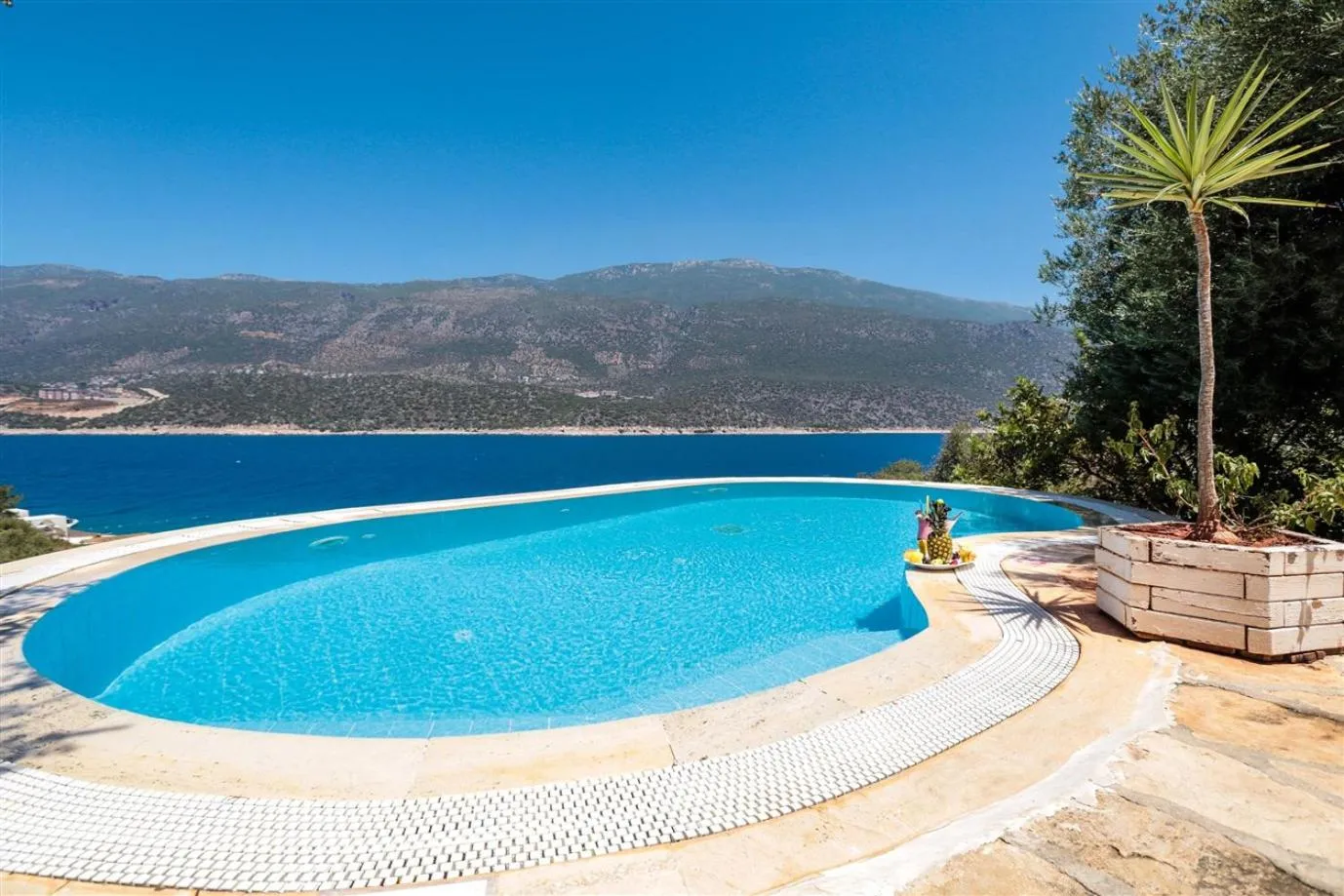 Swimming pool in Club Çapa Hotel