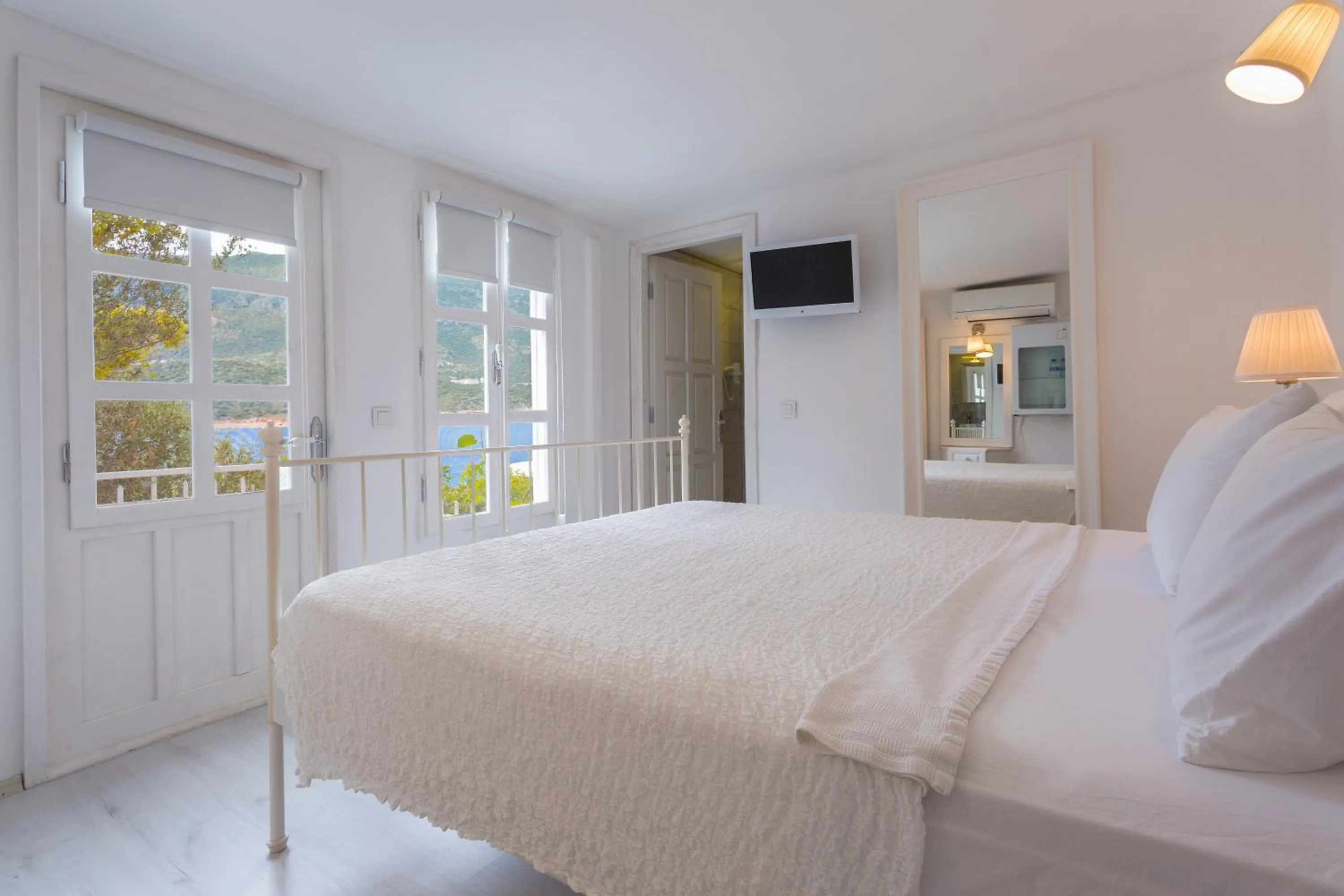 Bed in Club Çapa Hotel