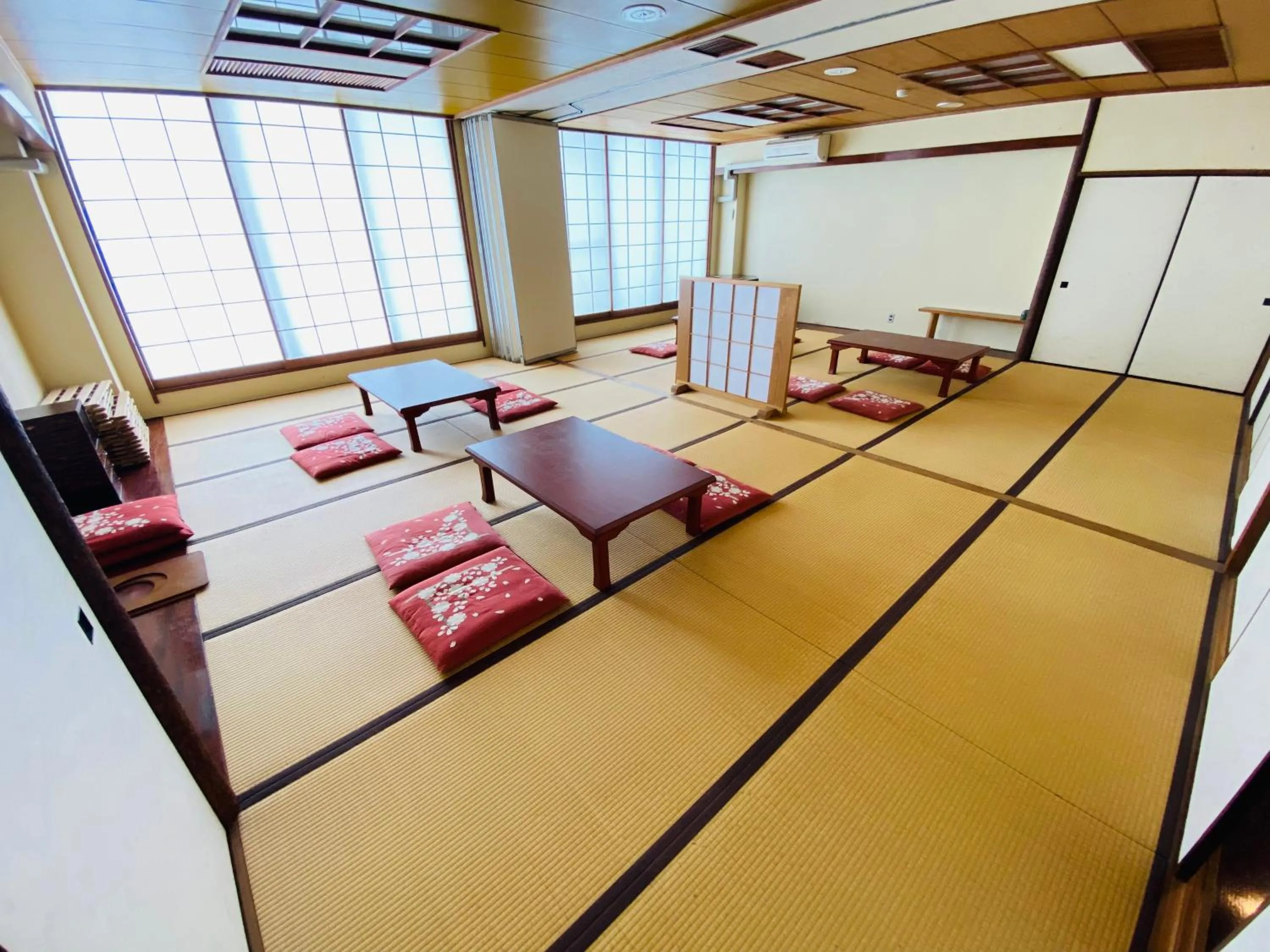 Restaurant/places to eat in ISOLA Izukogen