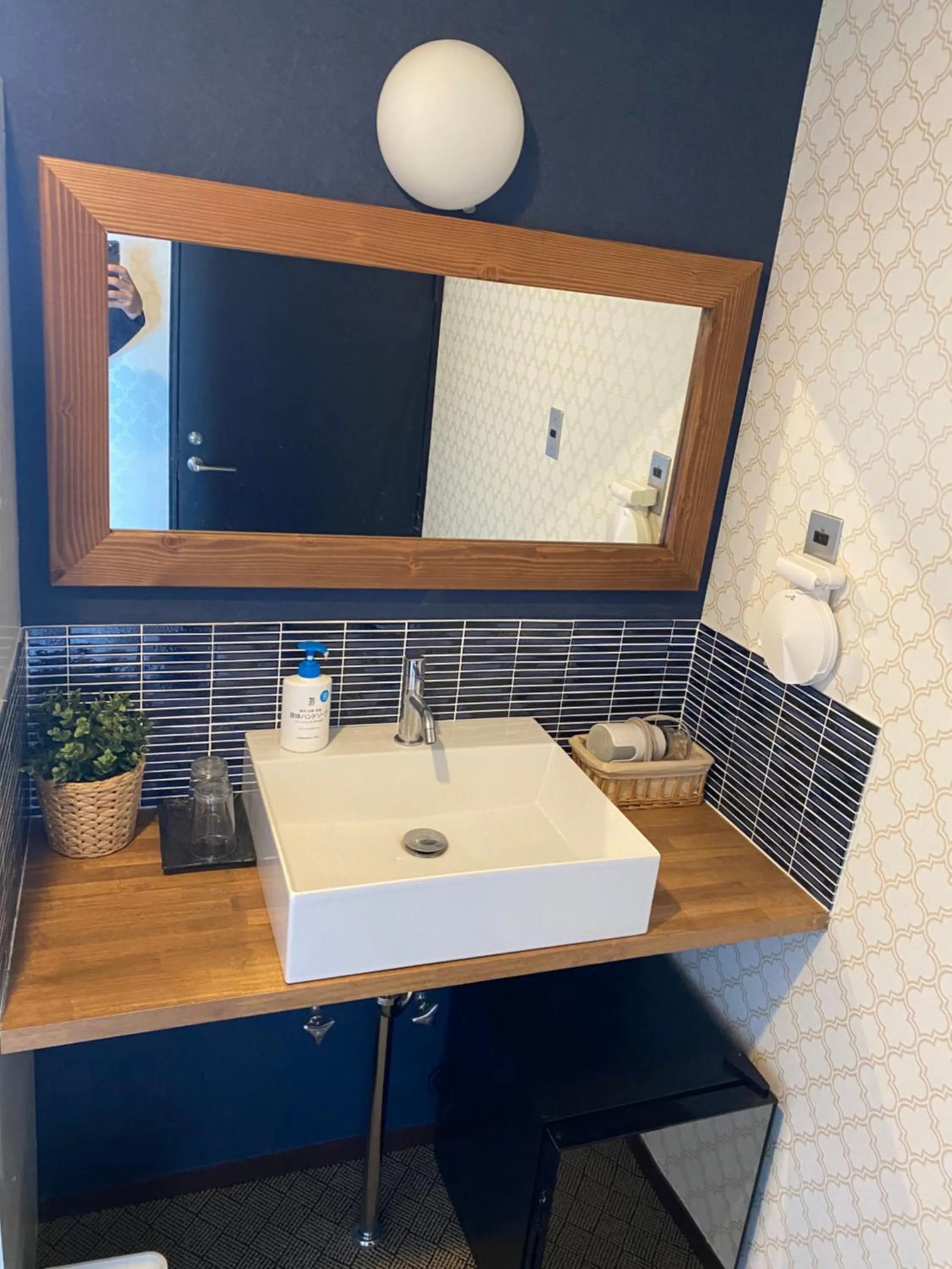 Photo of the whole room in ISOLA Izukogen