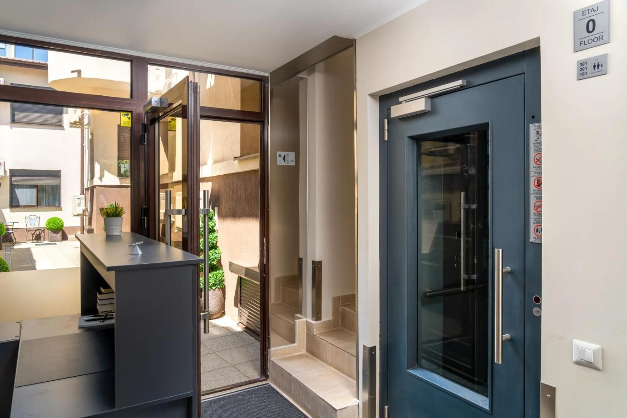 Facade/entrance in Casa 86