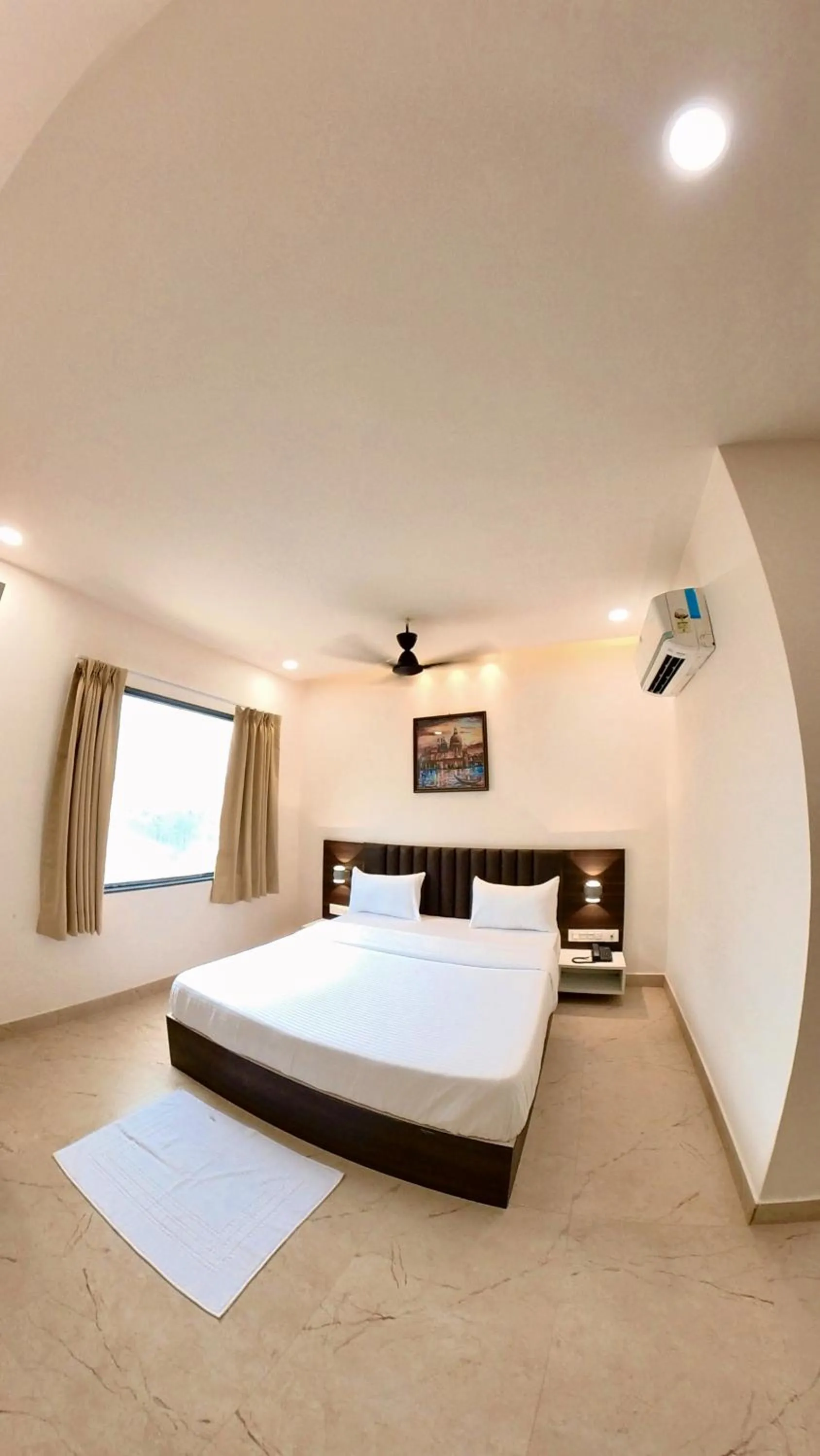 View (from property/room), Bed in HOTEL NAYARA