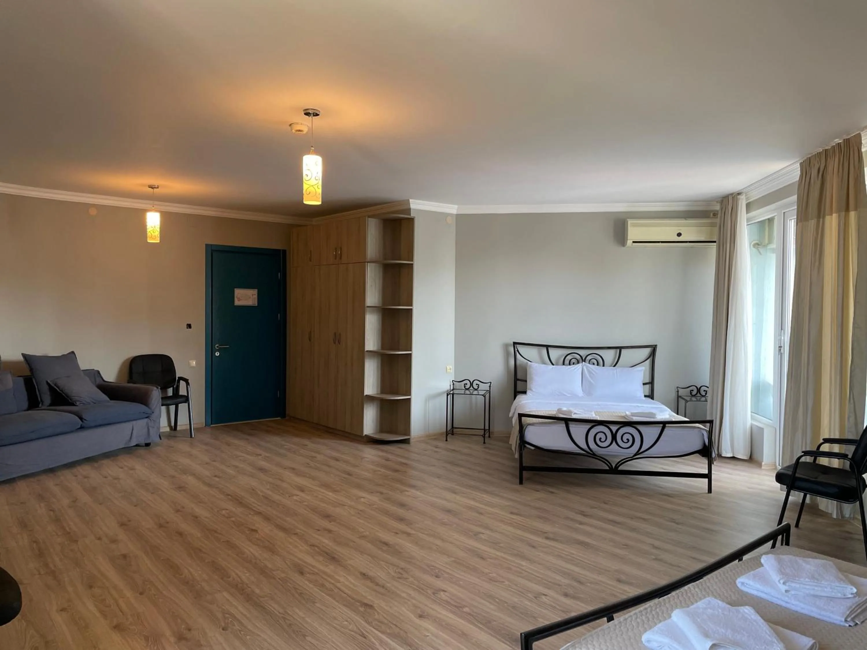 Photo of the whole room in Argo Hotel