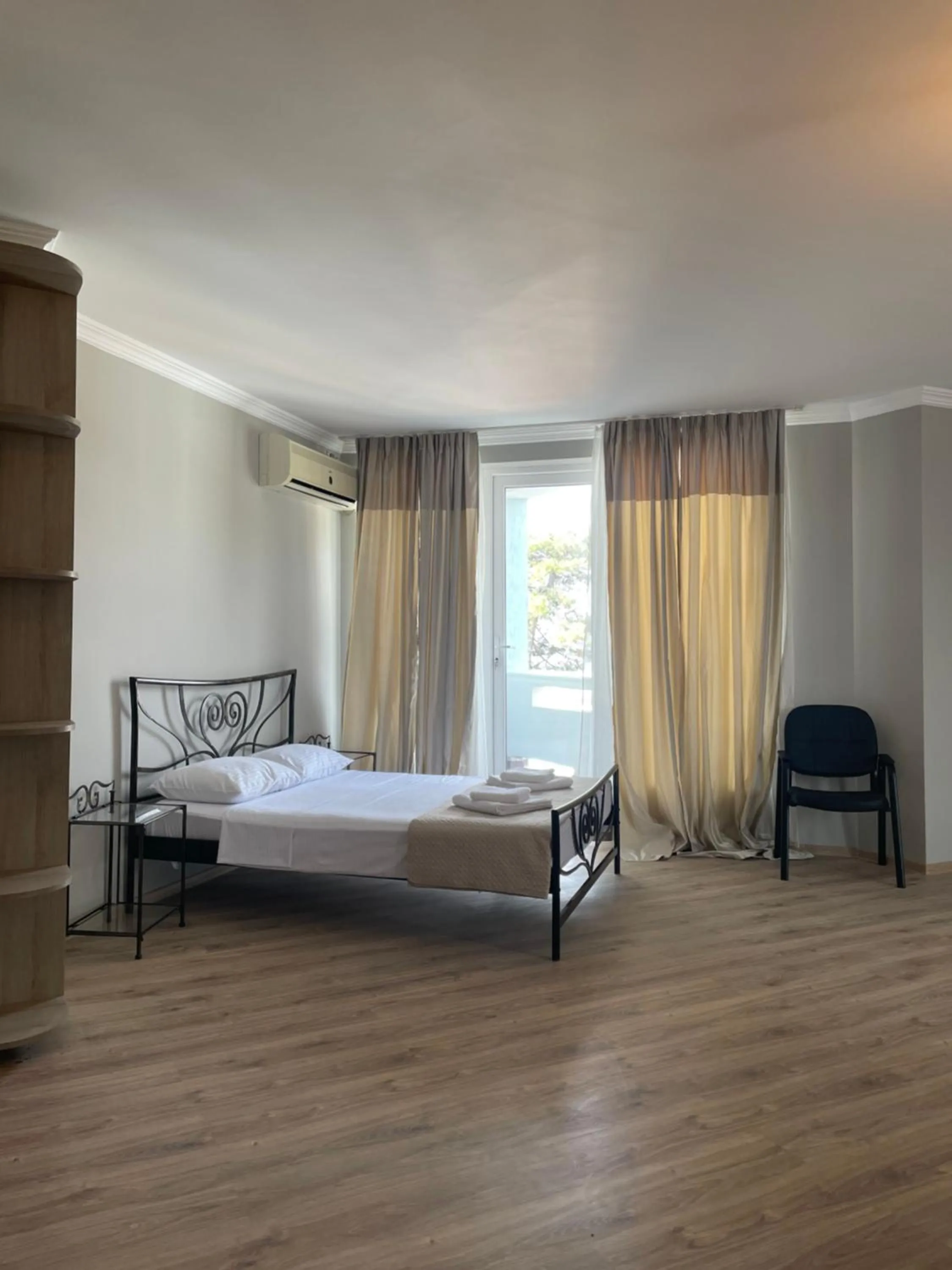 Photo of the whole room in Argo Hotel