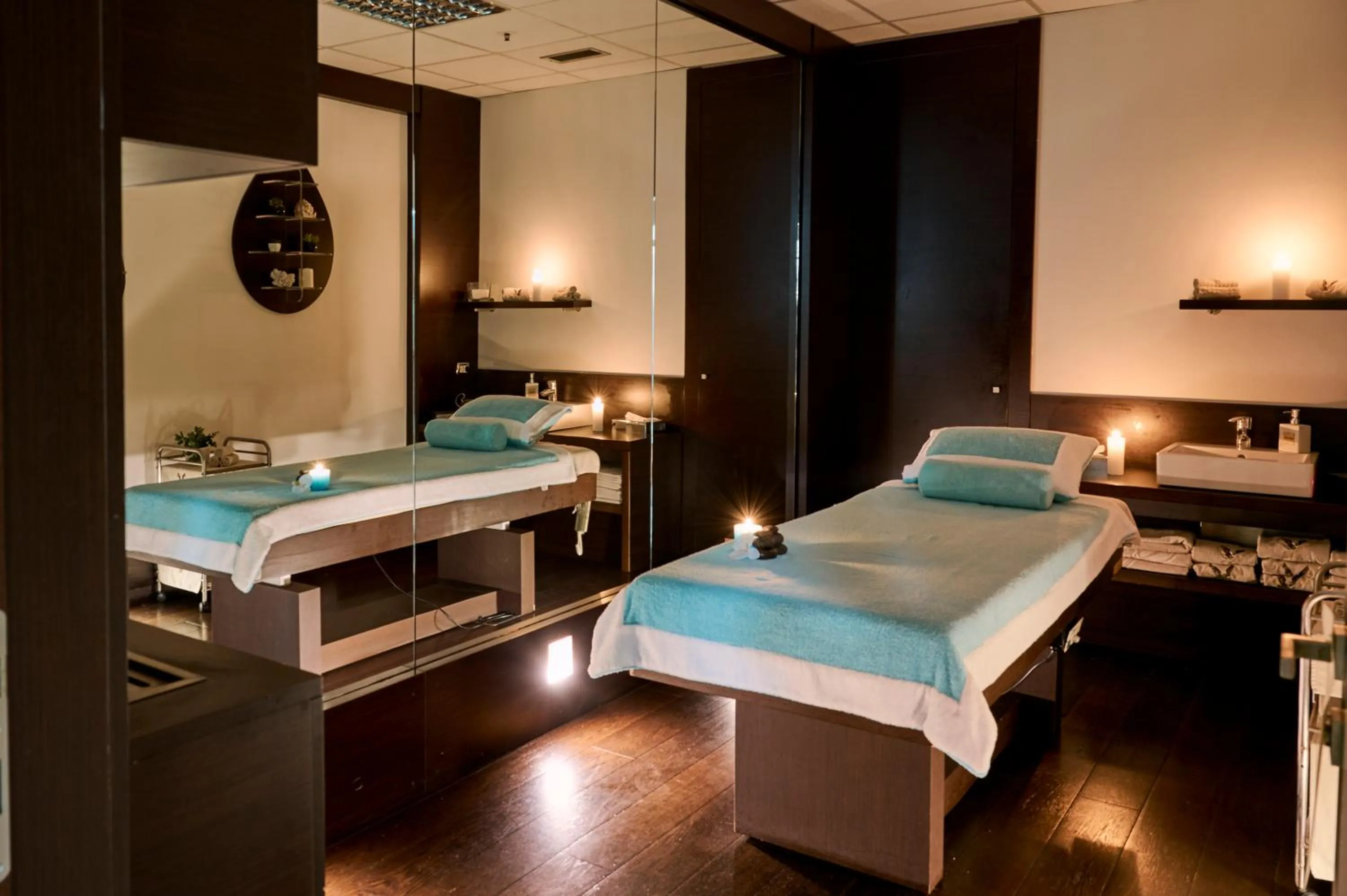 Massage, Bed in Grand Hotel Imperiale