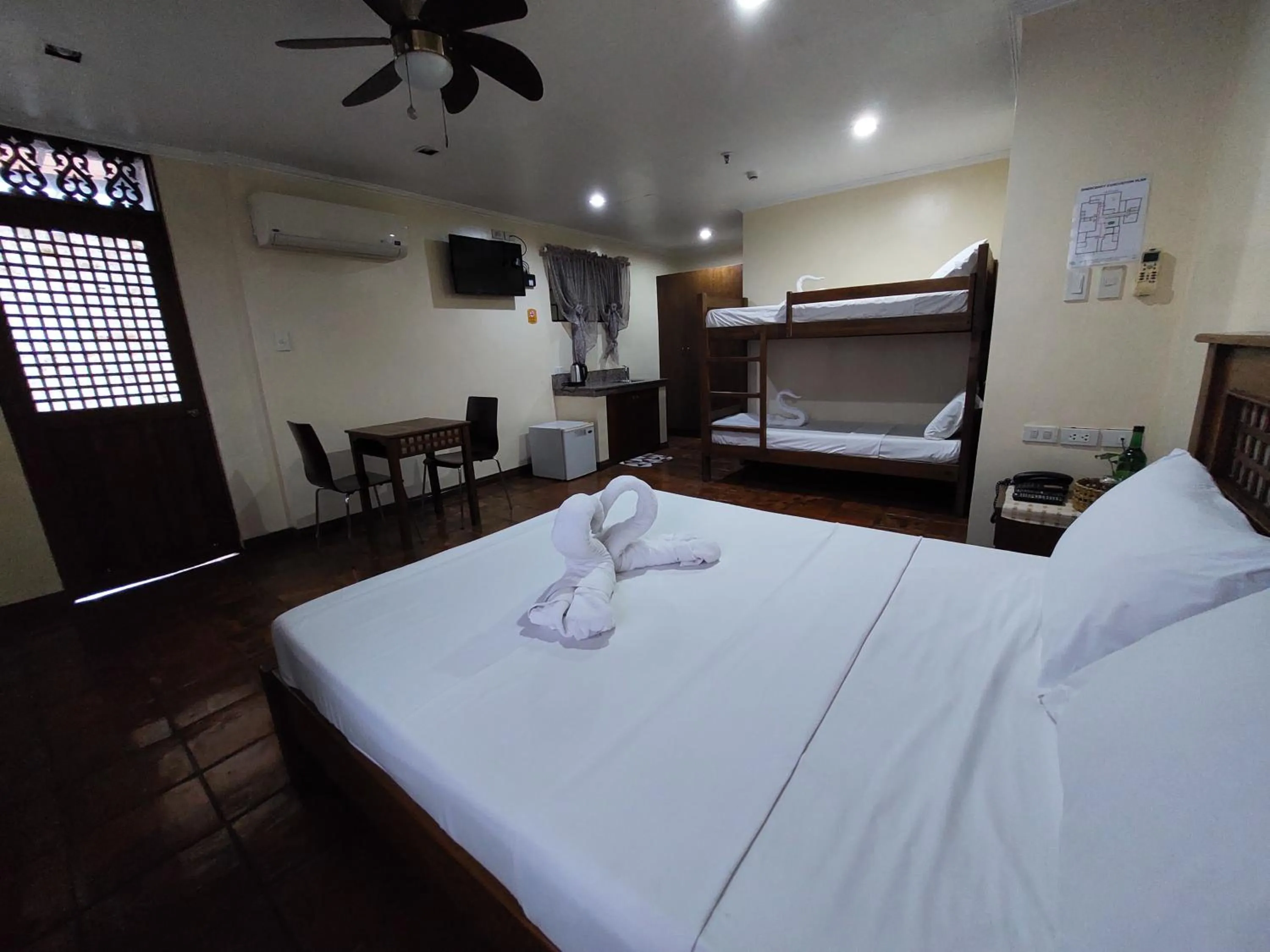 Bed in Makabata Guesthouse & Cafe