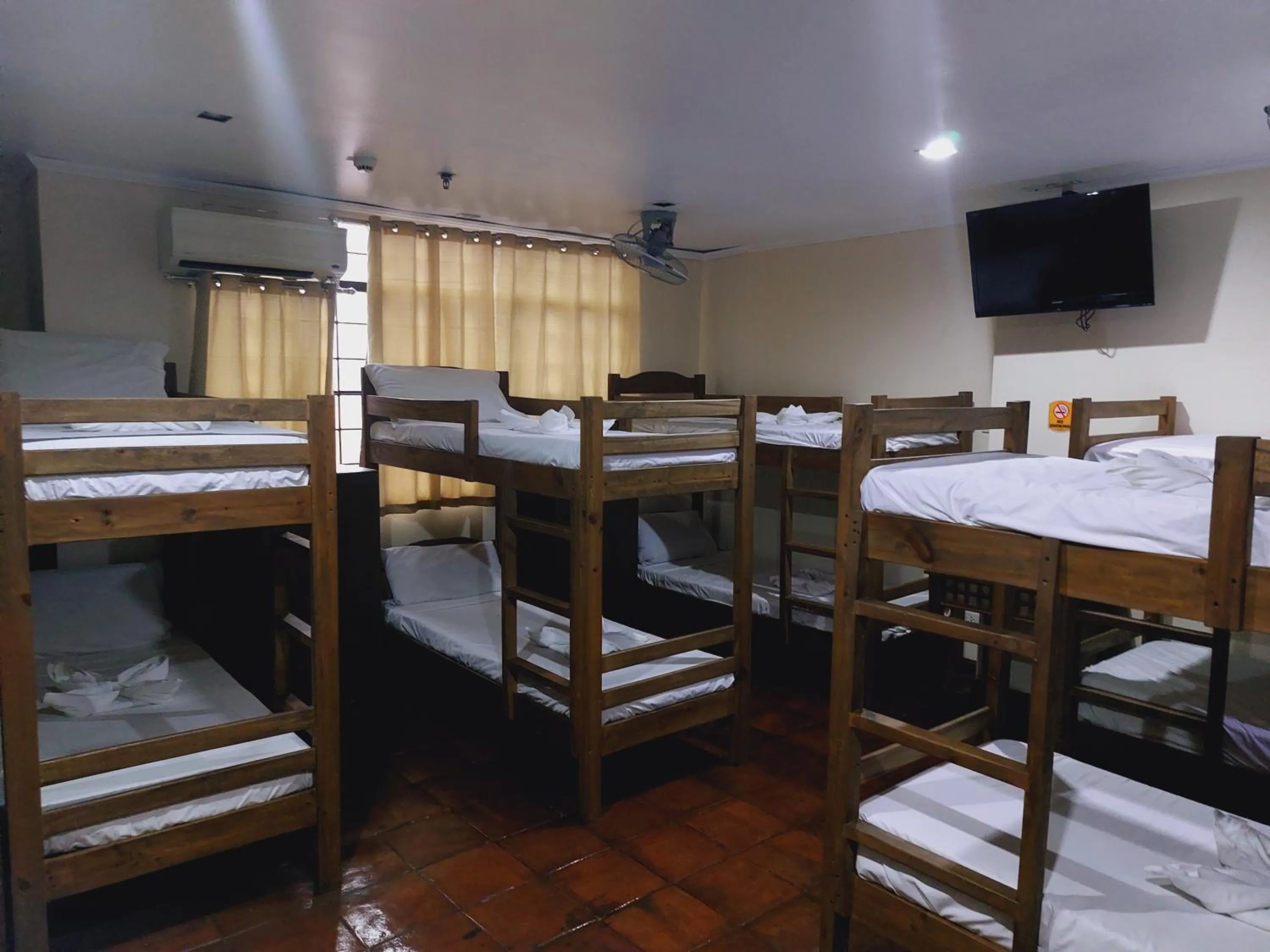 Bed in Makabata Guesthouse & Cafe