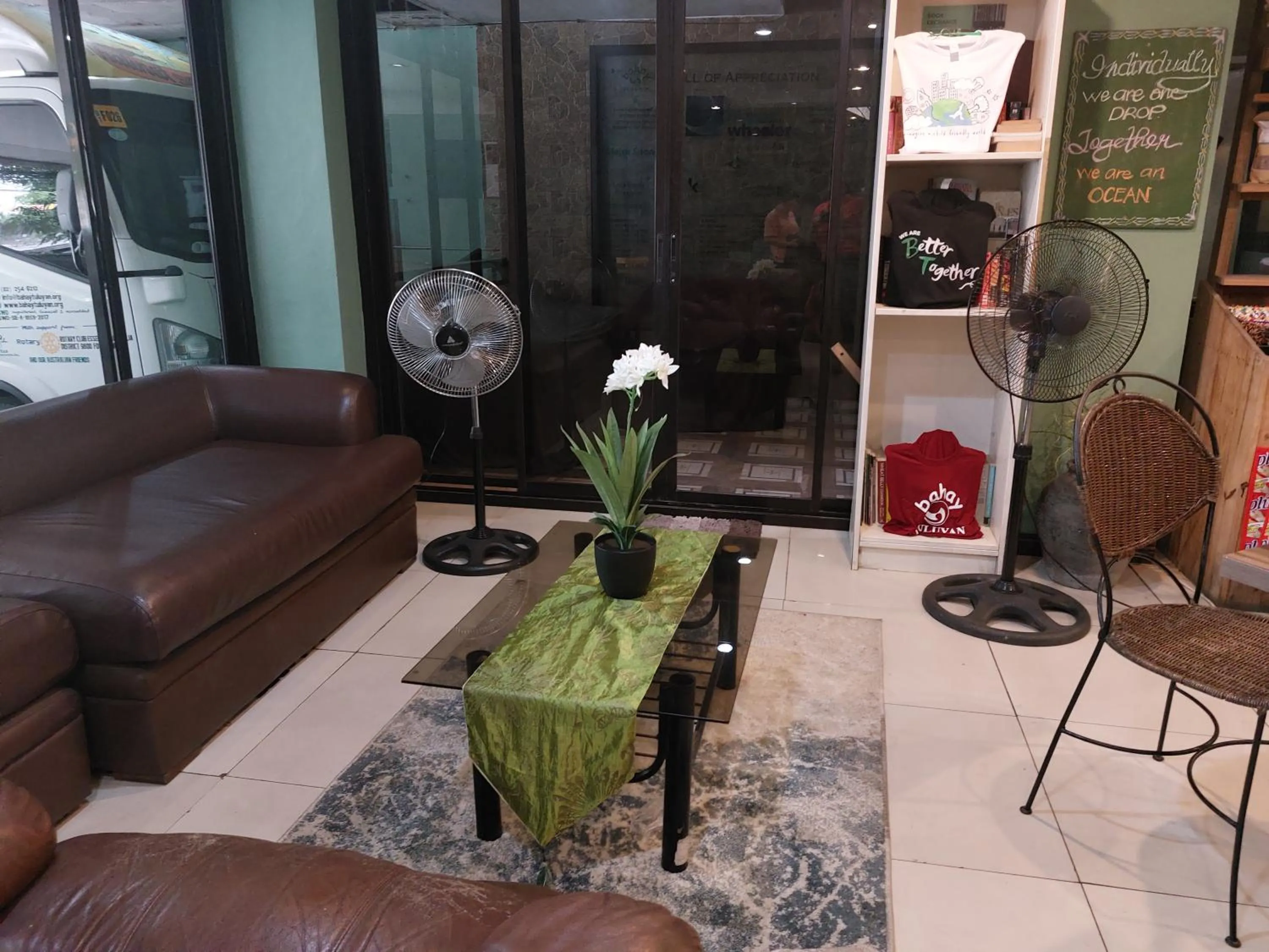 Lobby or reception in Makabata Guesthouse & Cafe