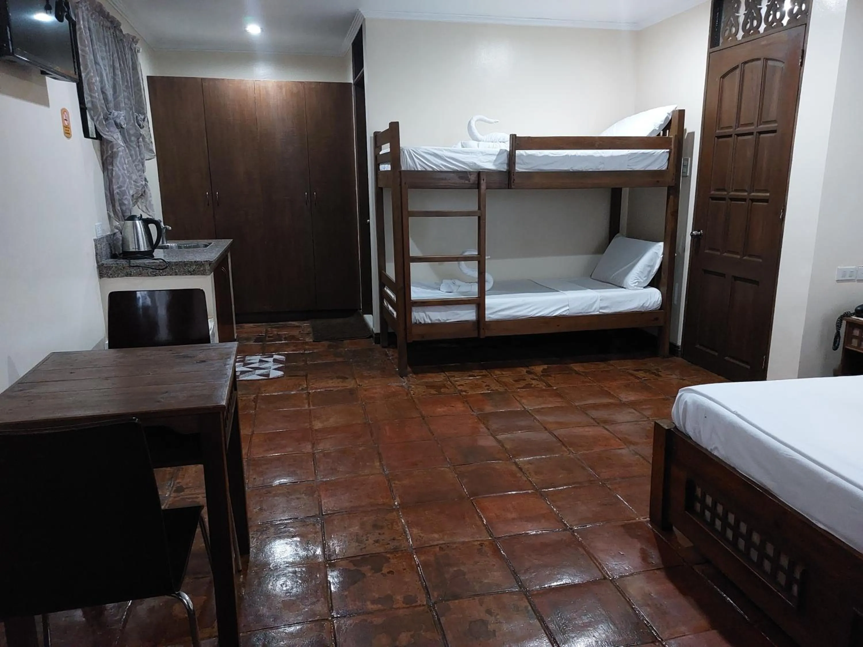 Bed in Makabata Guesthouse & Cafe