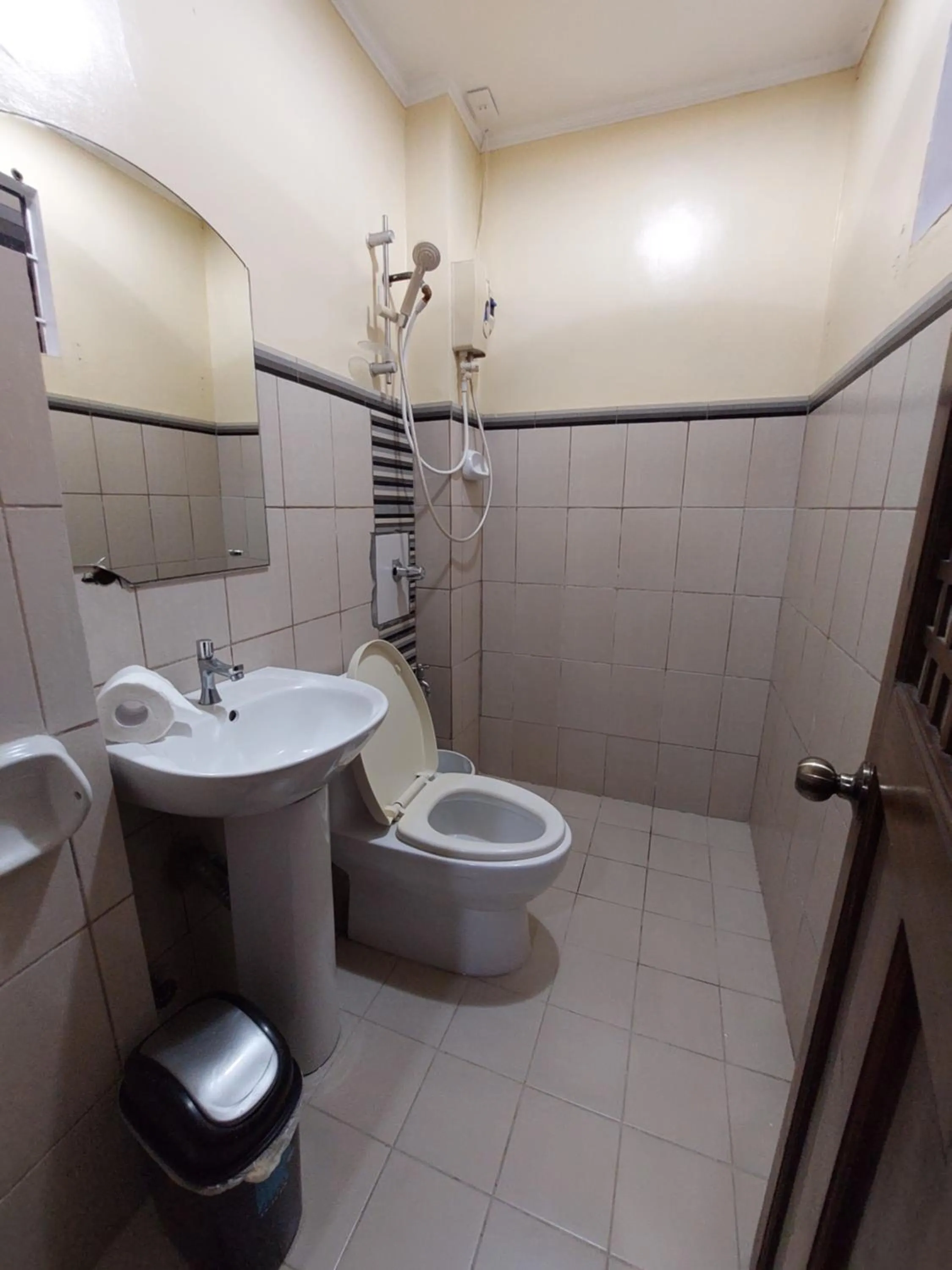 Toilet in Makabata Guesthouse & Cafe