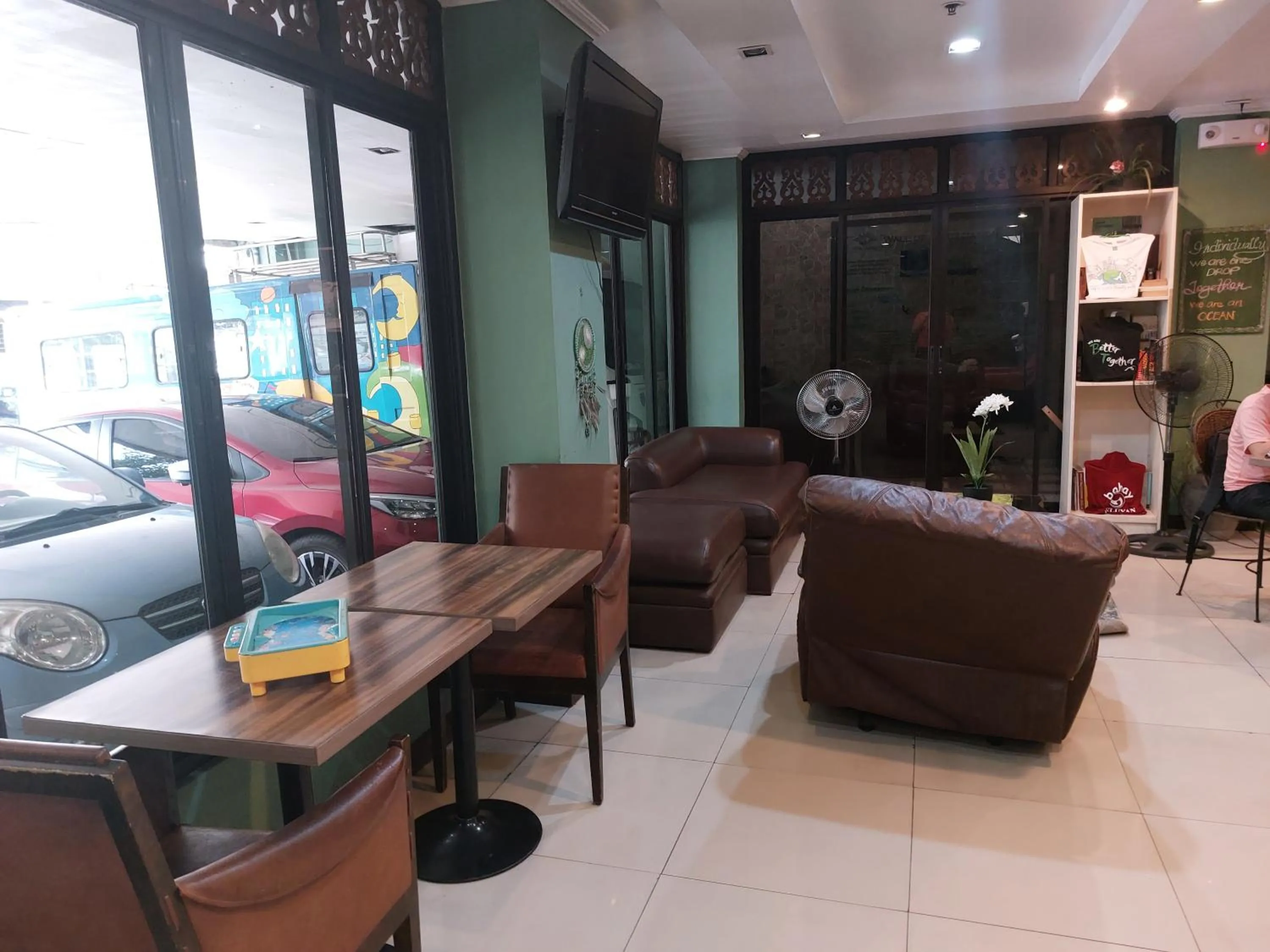 Lobby or reception in Makabata Guesthouse & Cafe