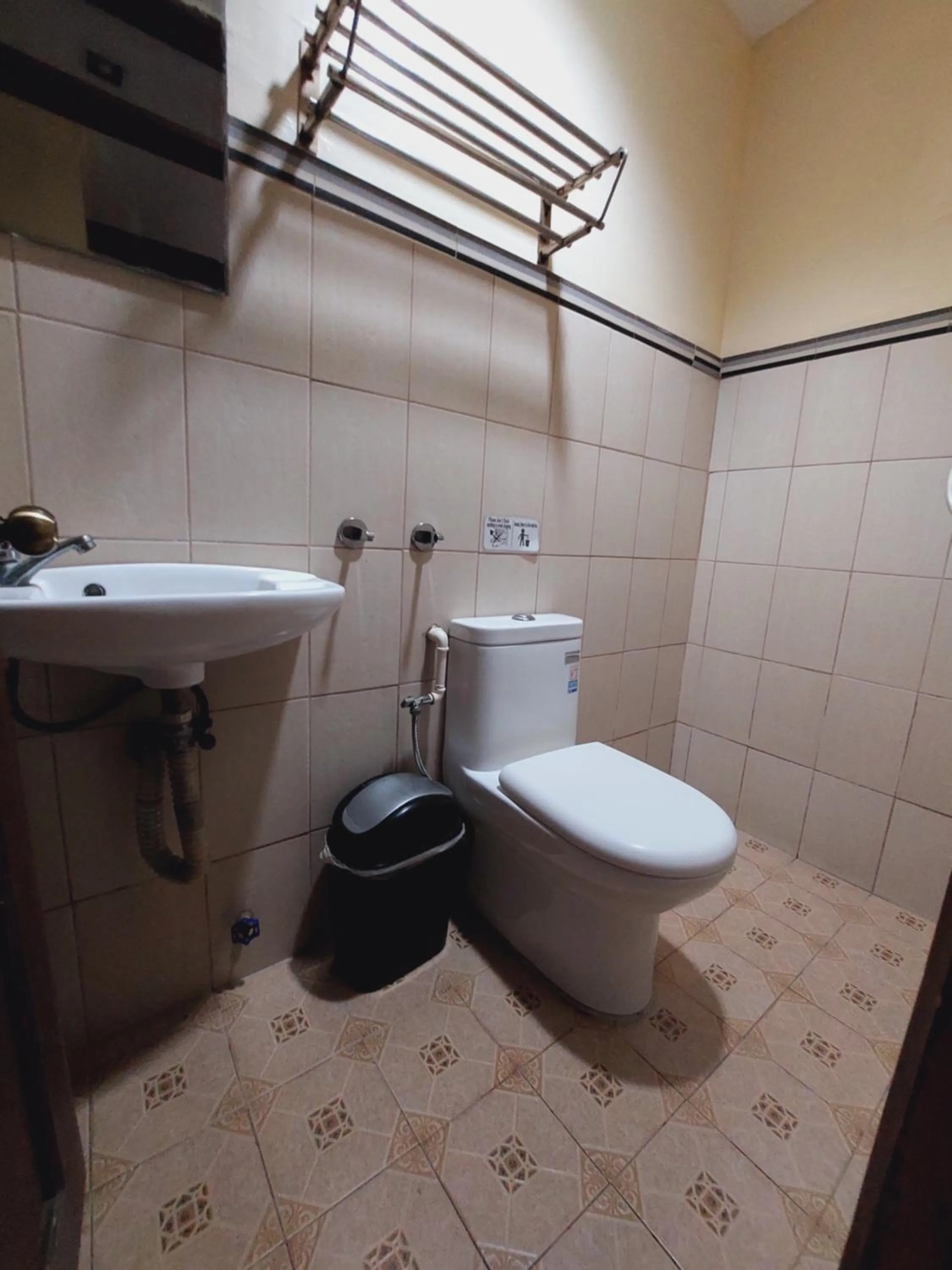 Toilet in Makabata Guesthouse & Cafe