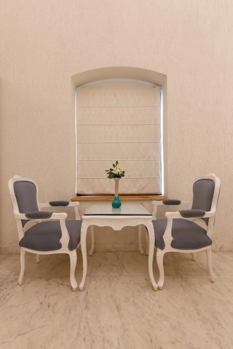 Dining area in Saroja Heritage, Varanasi