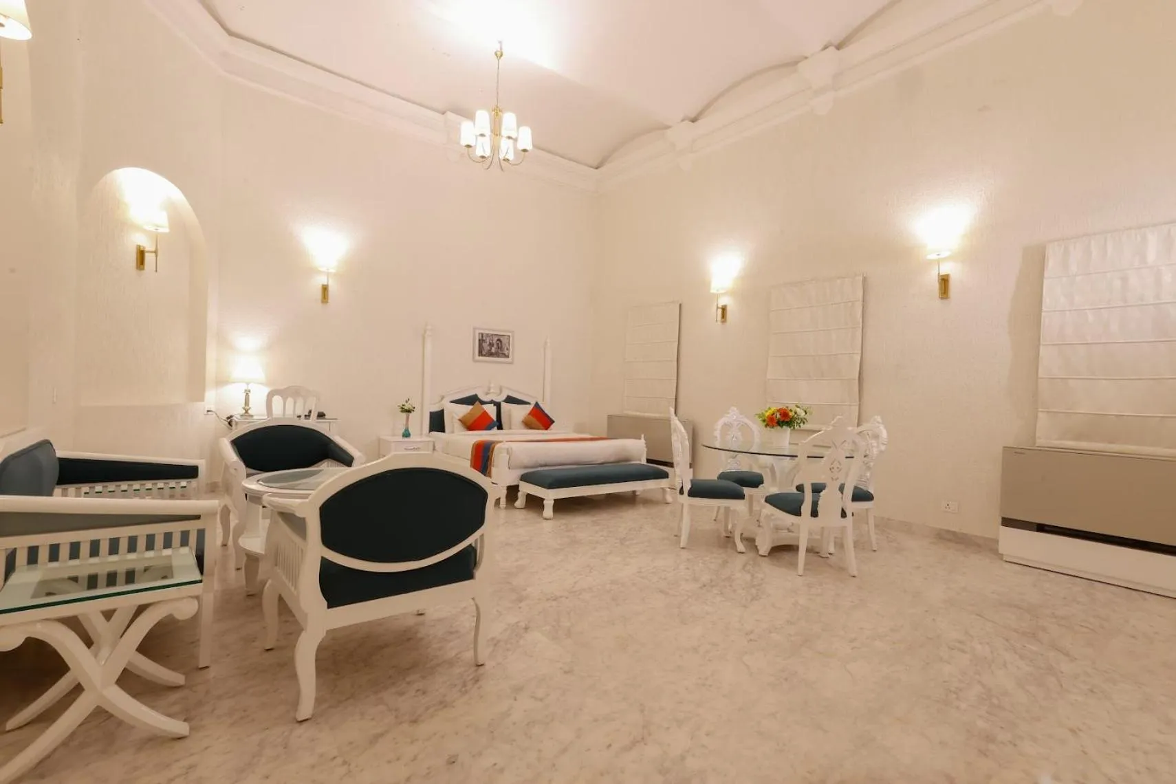 Photo of the whole room in Saroja Heritage, Varanasi