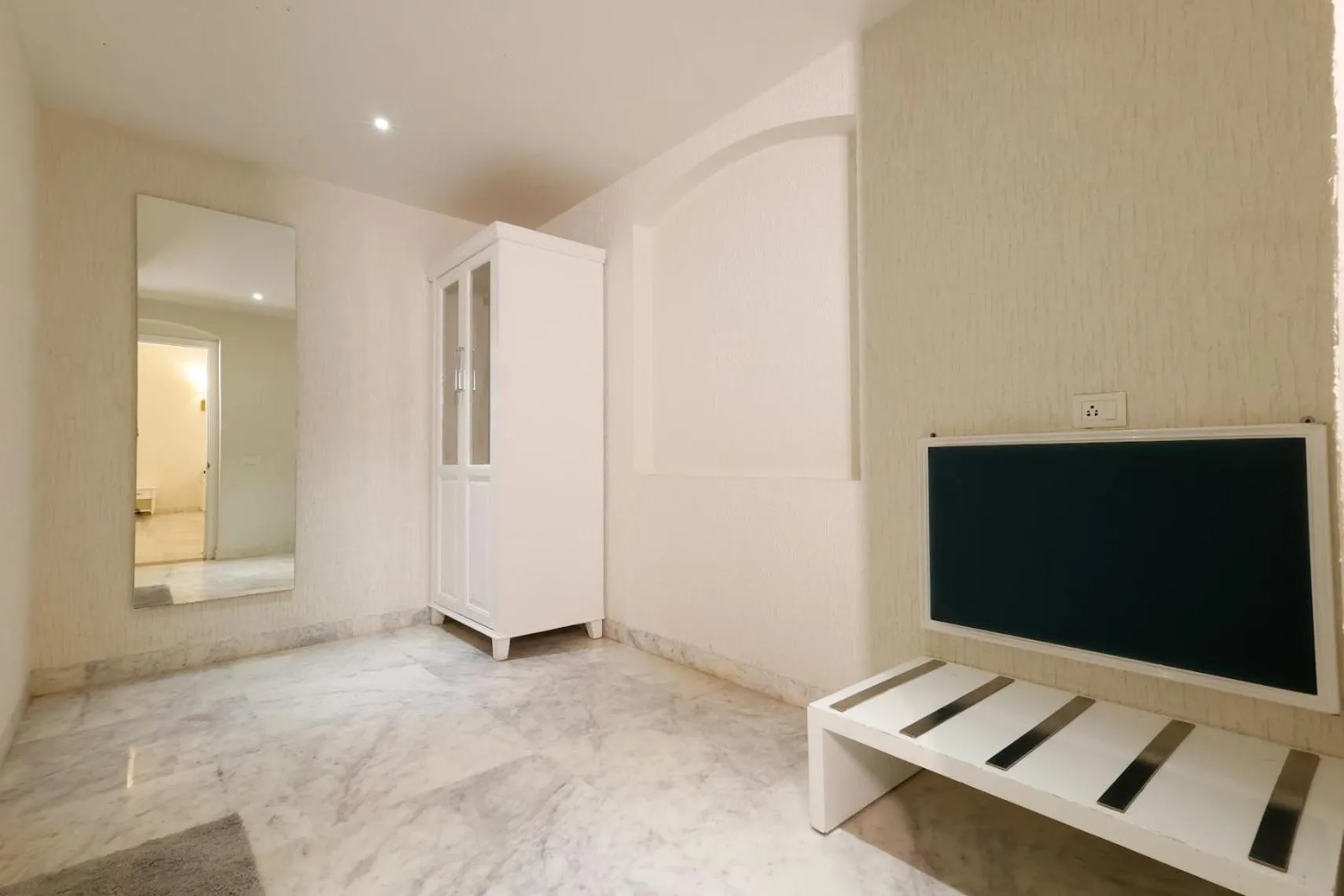 Area and facilities in Saroja Heritage, Varanasi