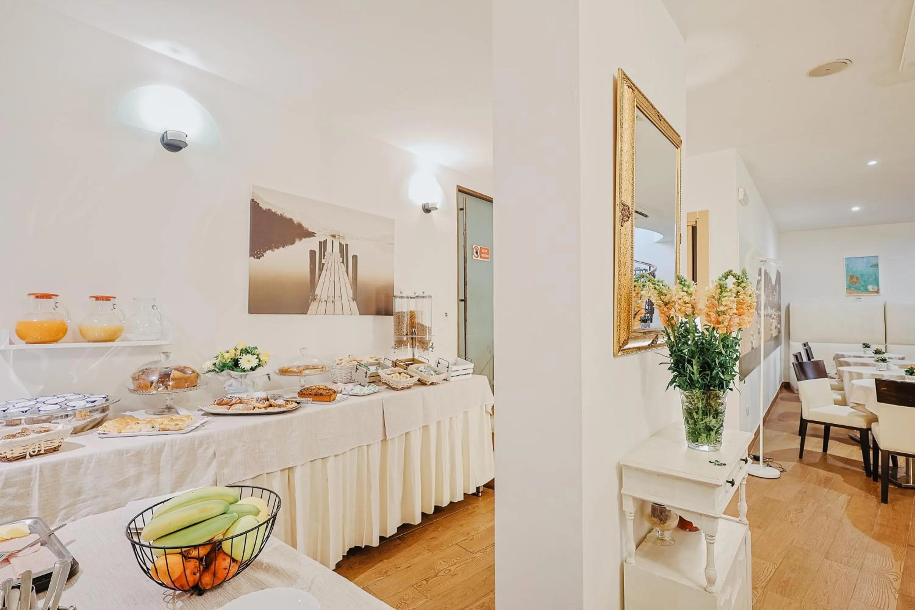 Food and drinks in Bi Hotel