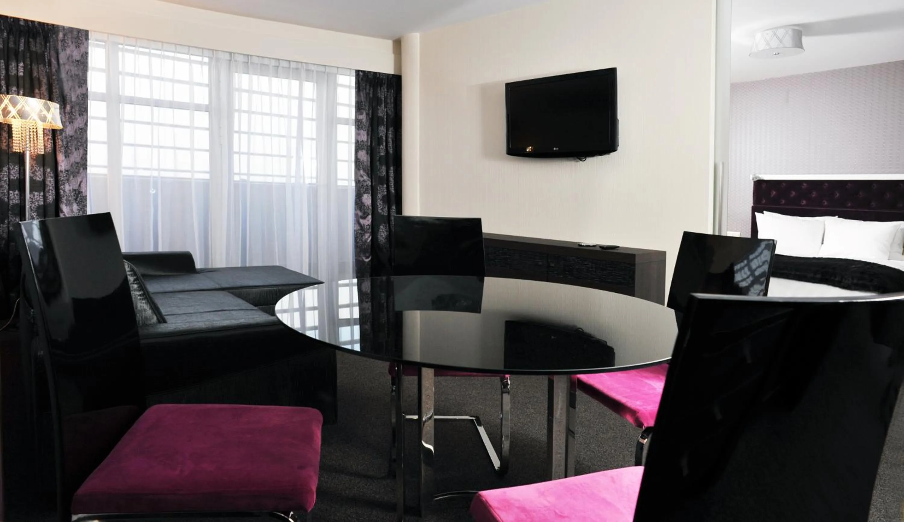 Seating area in Hotel 3 Trio